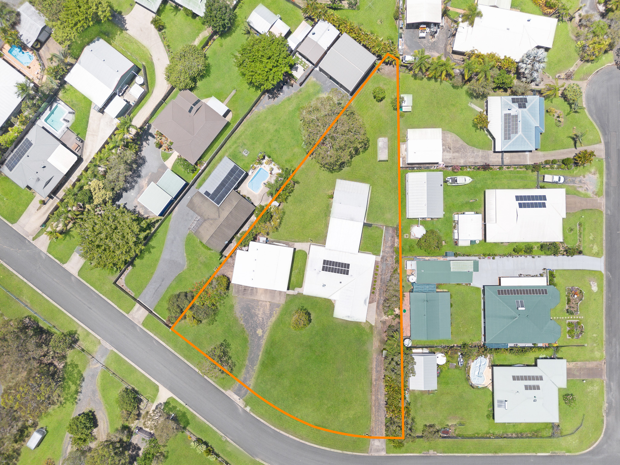 40-46 Ladbroke Cresent, URANGAN, QLD 4655 AUS