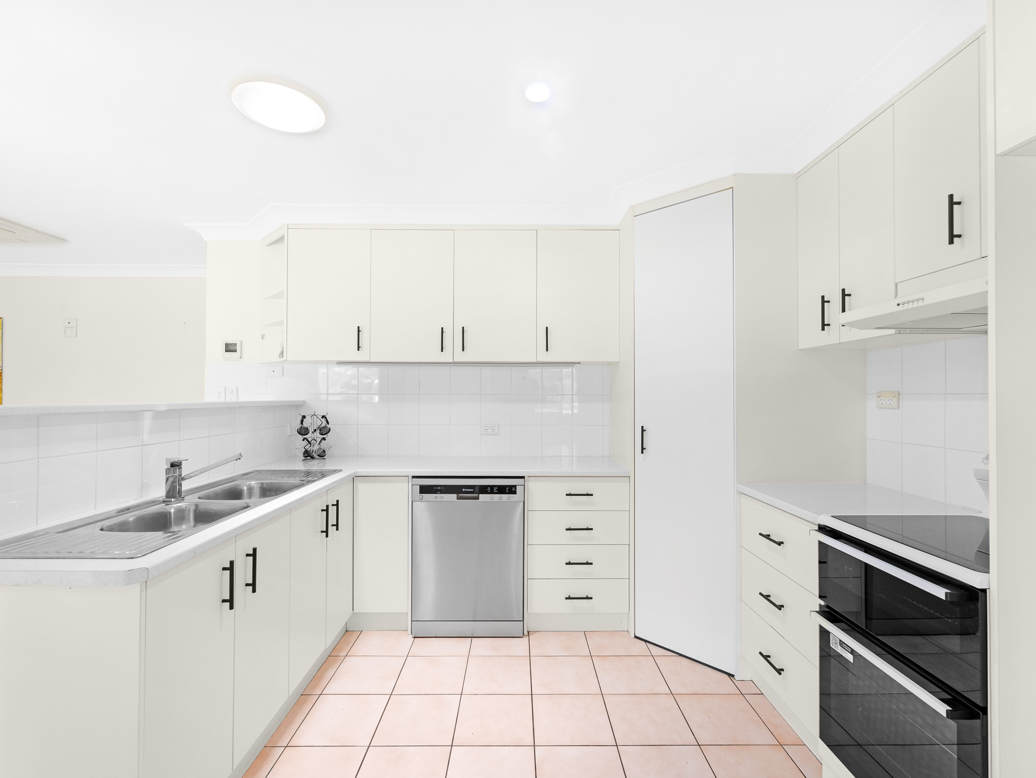 40-46 Ladbroke Cresent, URANGAN, QLD 4655 AUS