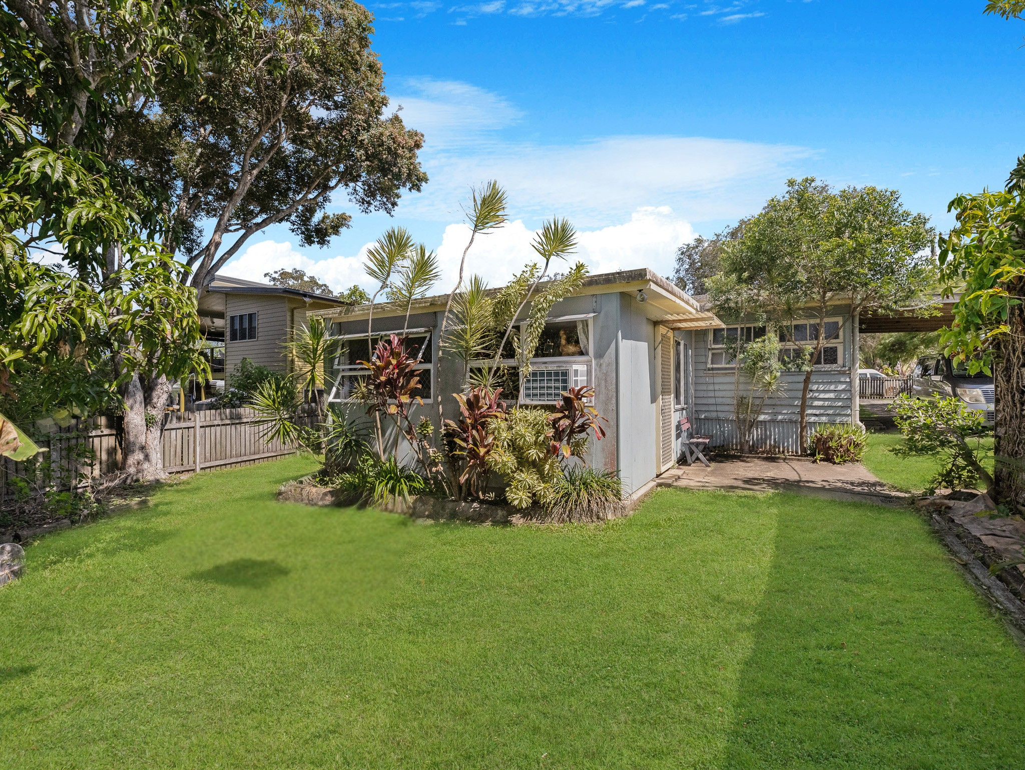 9 Mant Street, POINT VERNON, QLD 4655 AUS