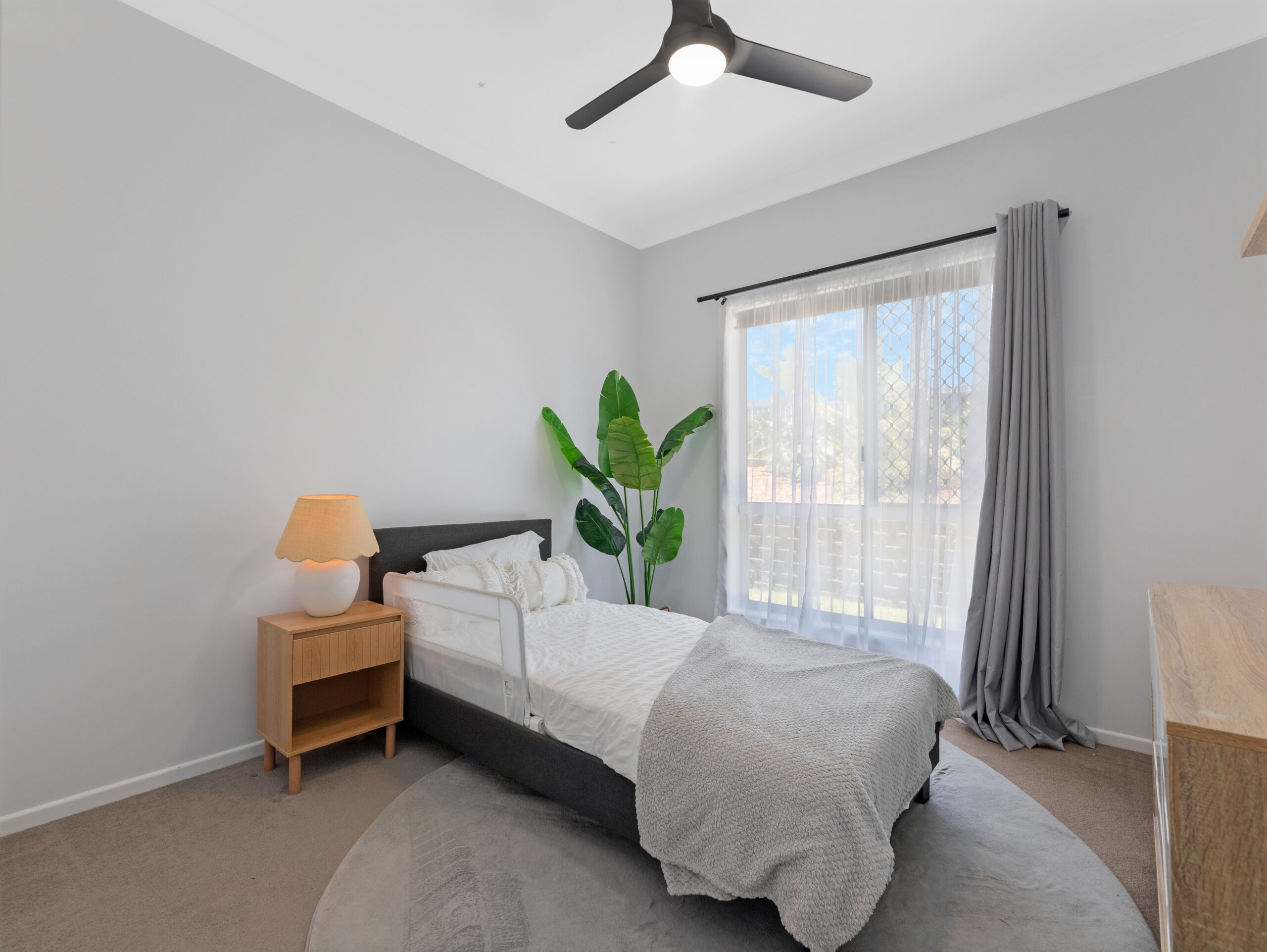 24 Gundesen Drive, URRAWEEN, QLD 4655 AUS