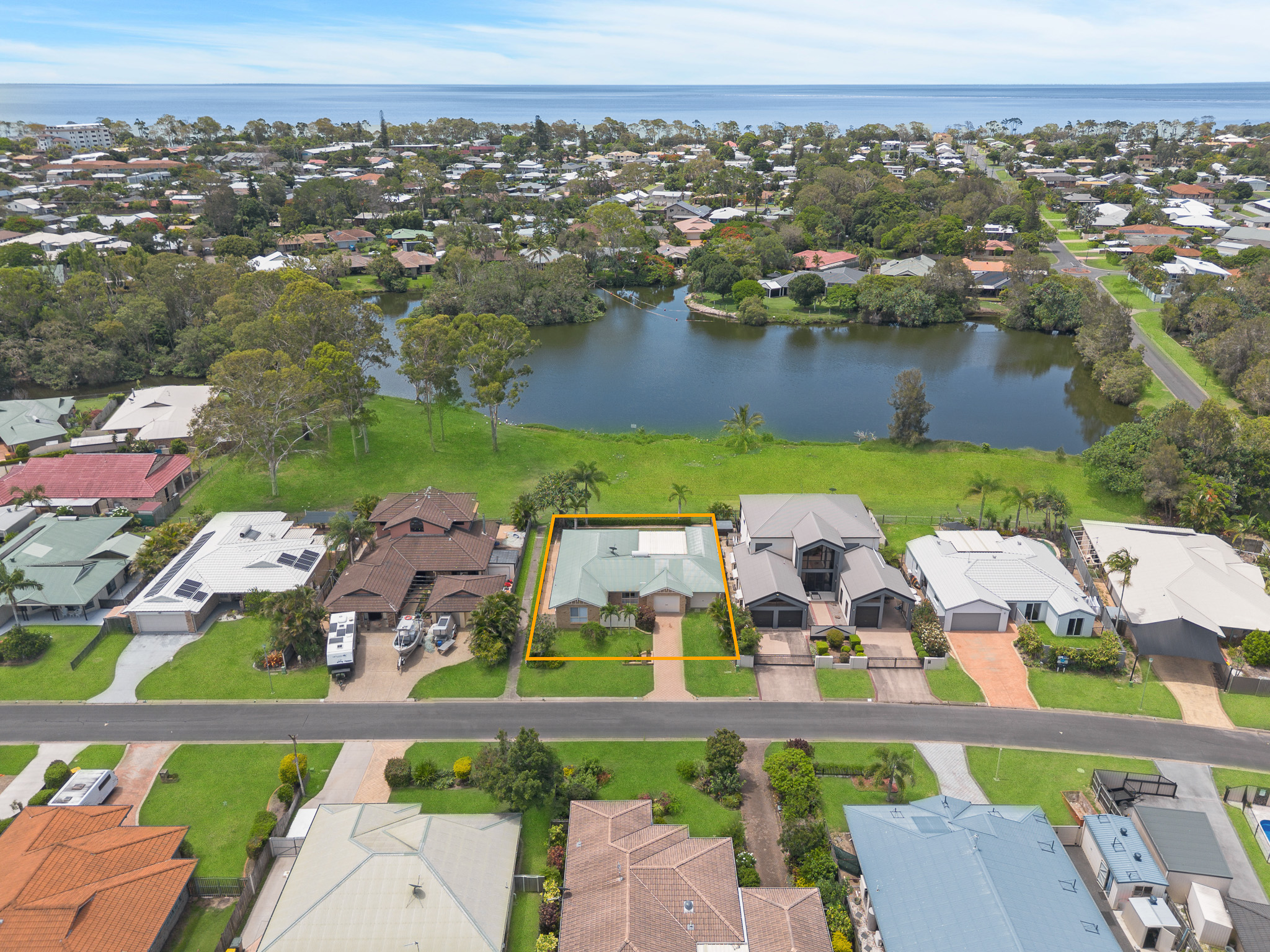 26 Lester Crescent, TORQUAY, QLD 4655 AUS