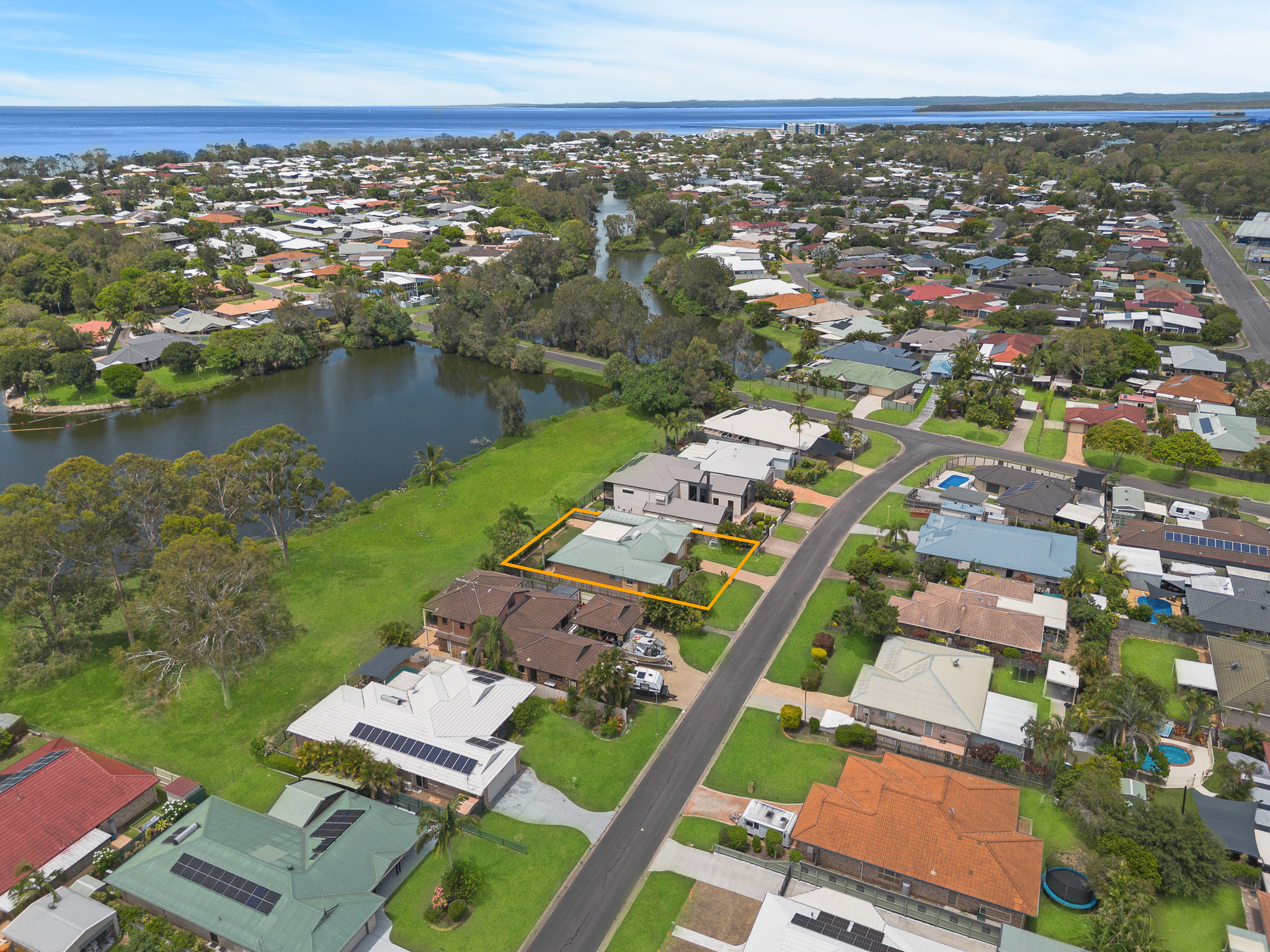 26 Lester Crescent, TORQUAY, QLD 4655 AUS