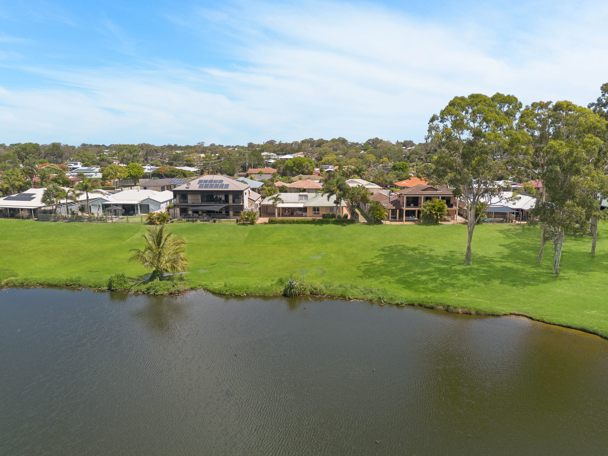 26 Lester Crescent, TORQUAY, QLD 4655 AUS