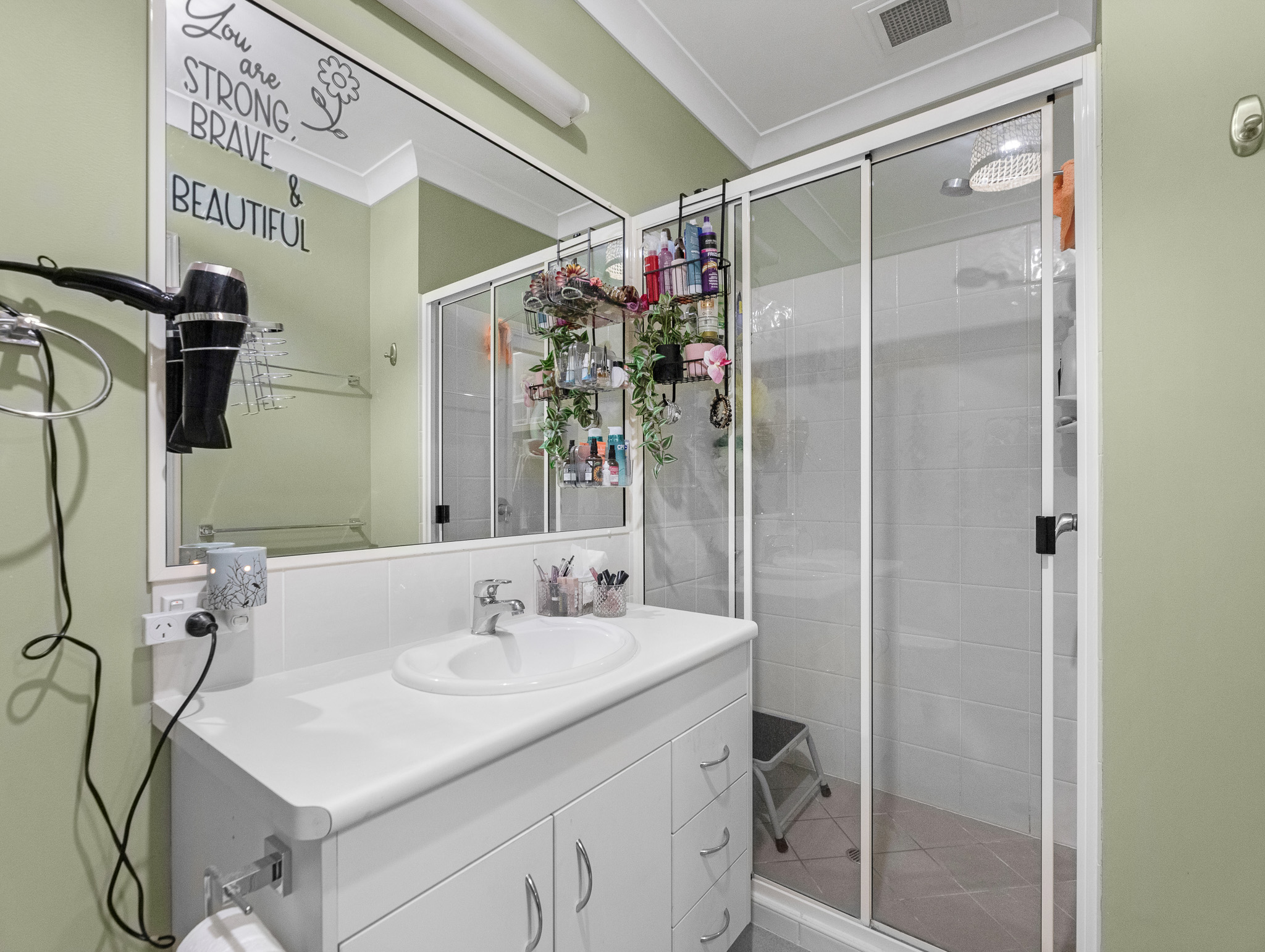 6/320 Esplanade, SCARNESS, QLD 4655 AUS