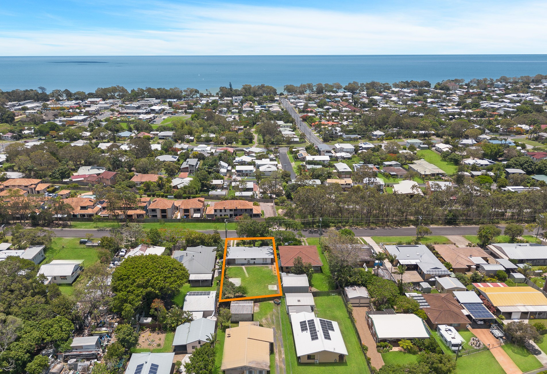 19 Barnstaple Street, TORQUAY, QLD 4655 AUS