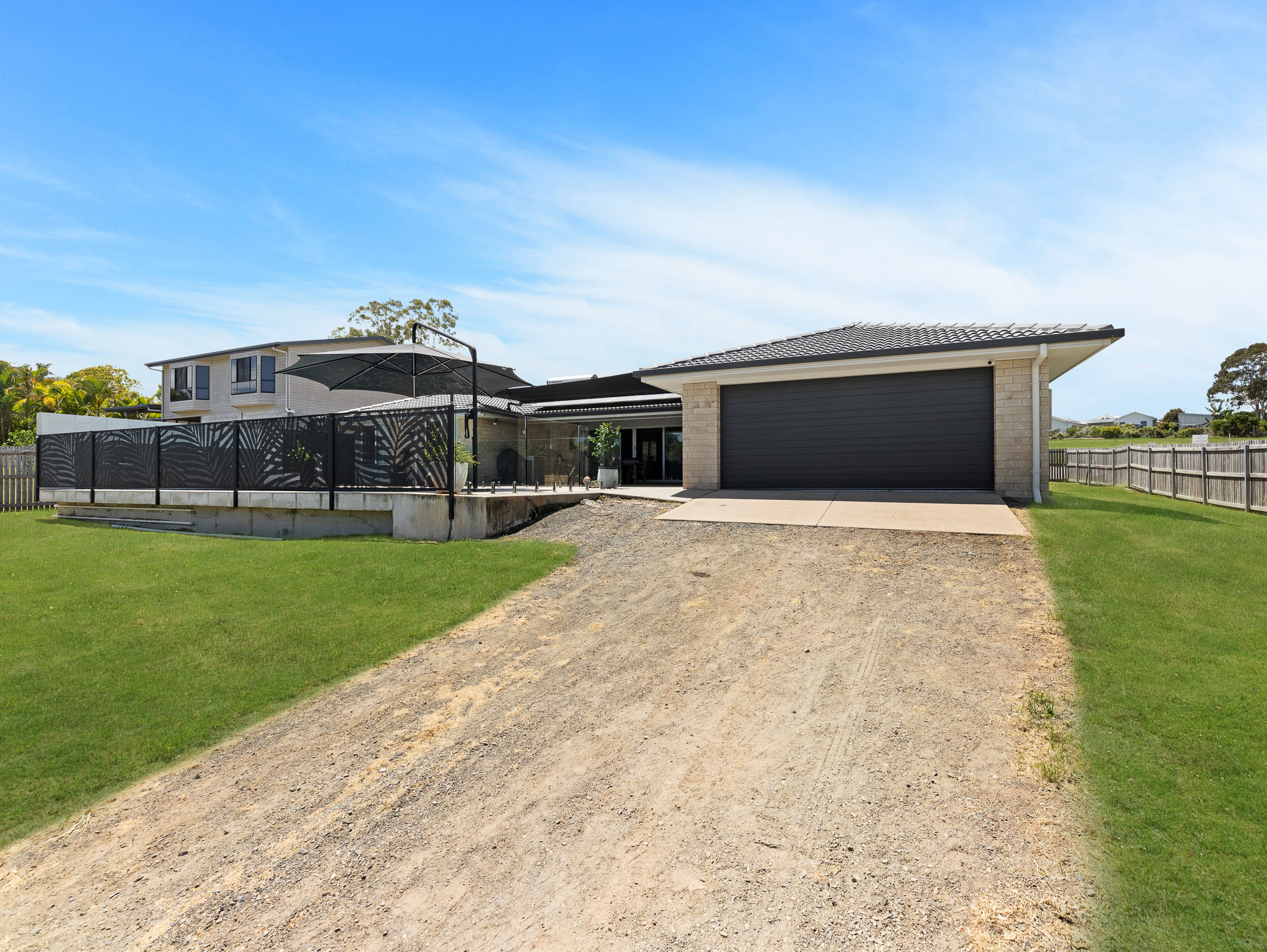 8 Pearl Drive, CRAIGNISH, QLD 4655 AUS