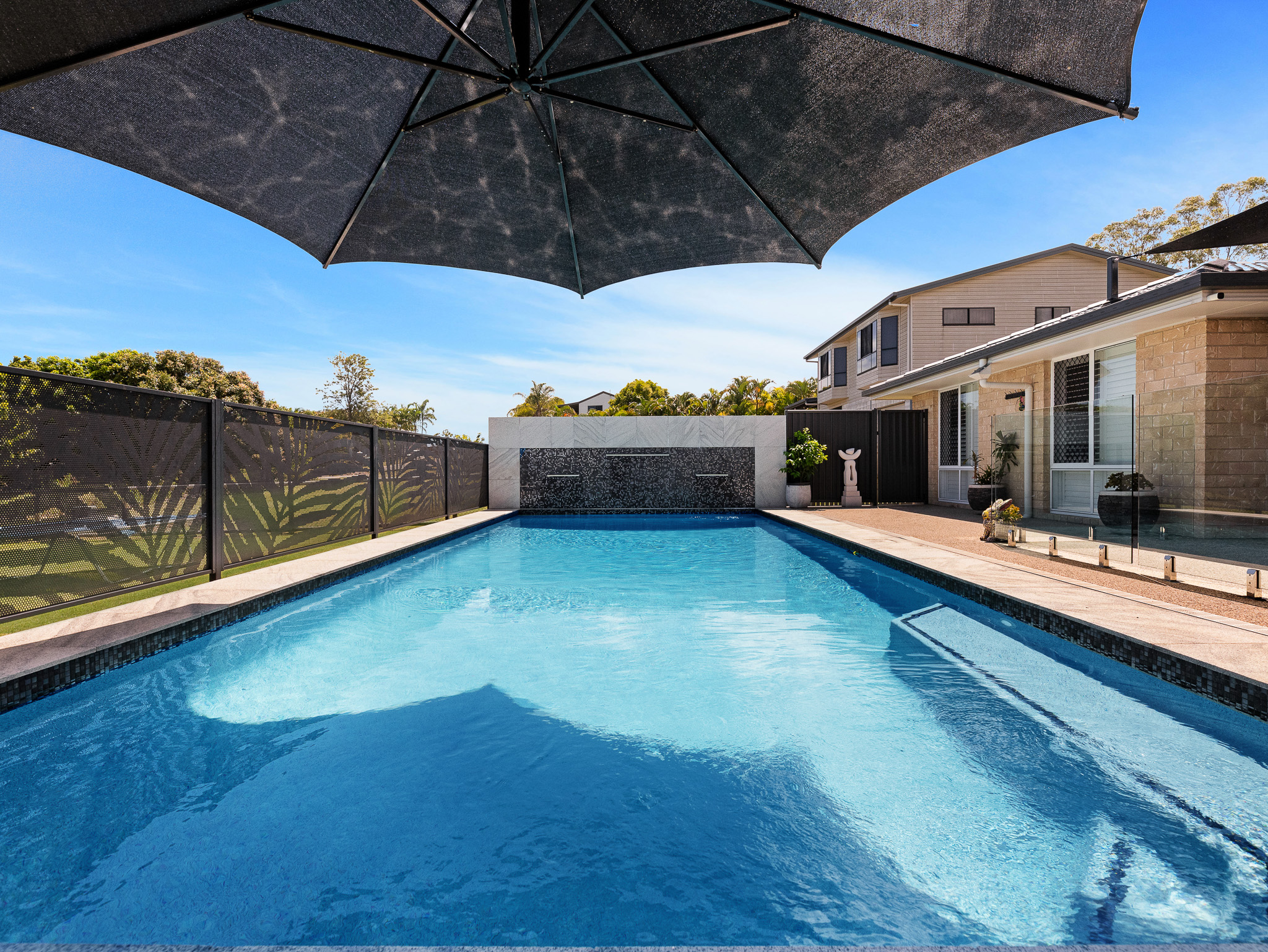 8 Pearl Drive, CRAIGNISH, QLD 4655 AUS