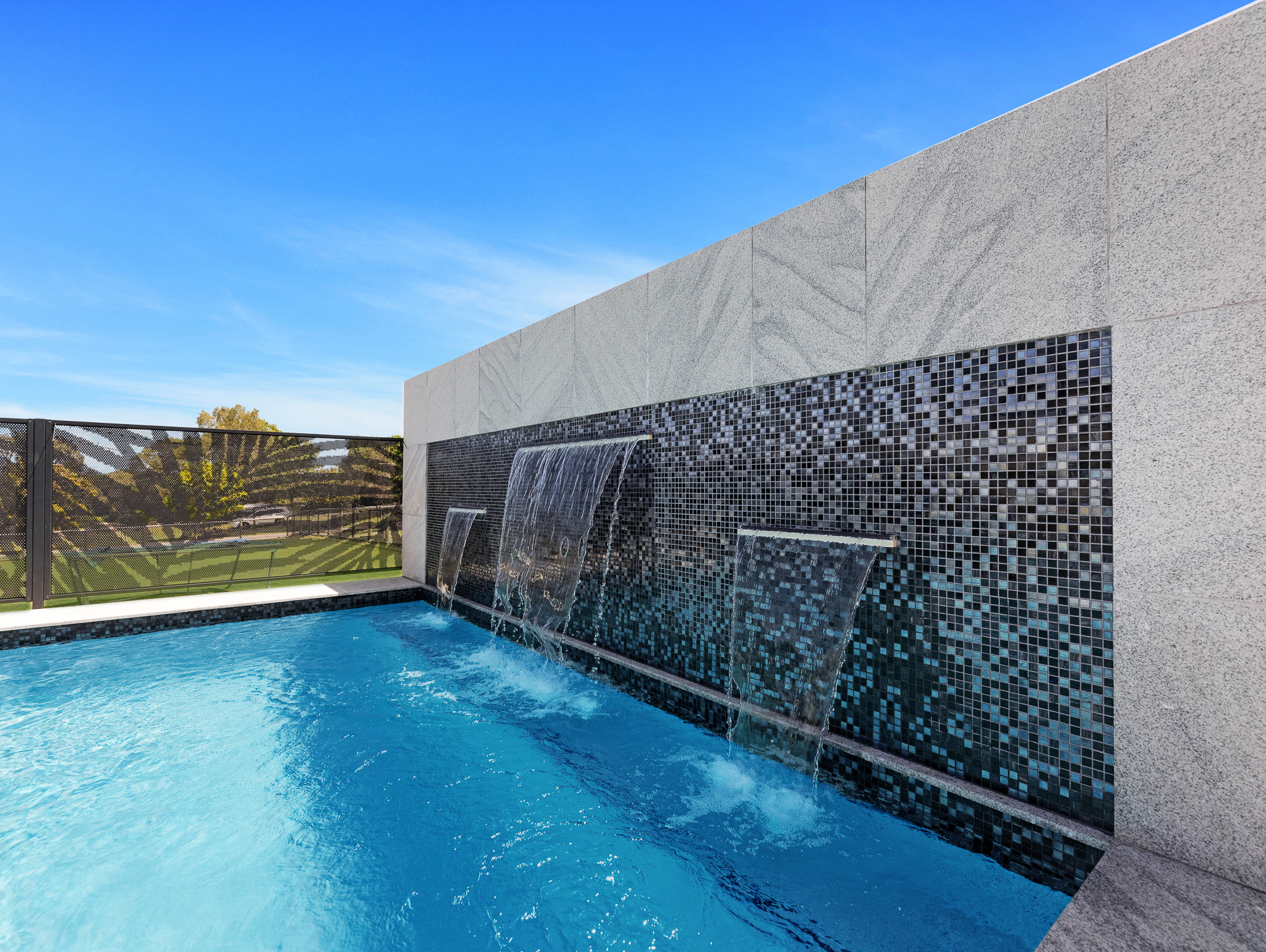 8 Pearl Drive, CRAIGNISH, QLD 4655 AUS