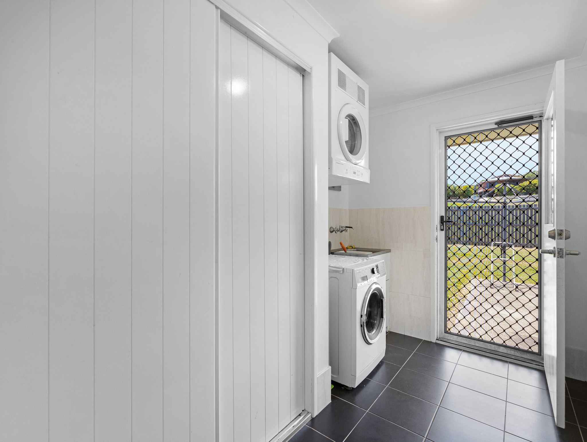 8 Pearl Drive, CRAIGNISH, QLD 4655 AUS