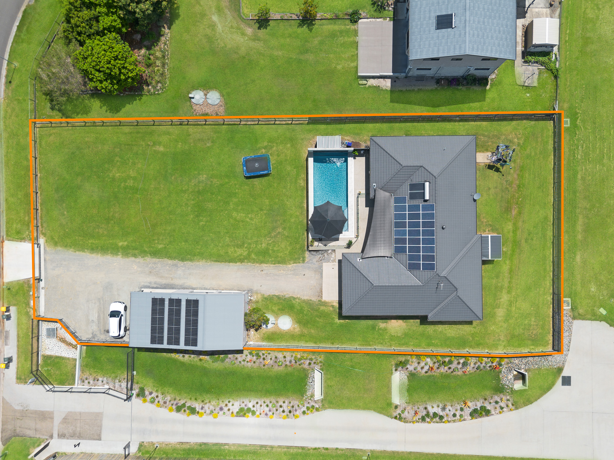 8 Pearl Drive, CRAIGNISH, QLD 4655 AUS