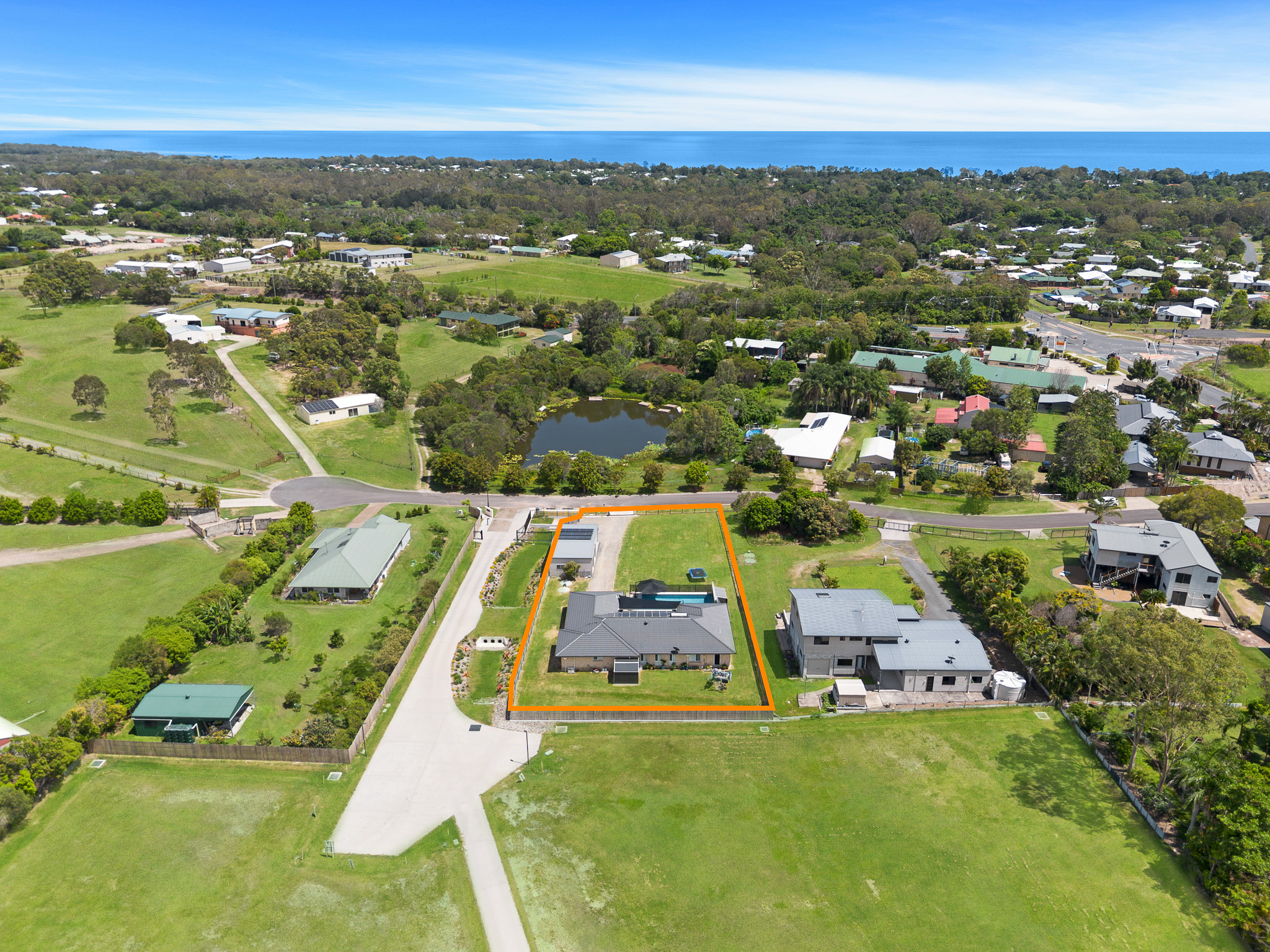 8 Pearl Drive, CRAIGNISH, QLD 4655 AUS
