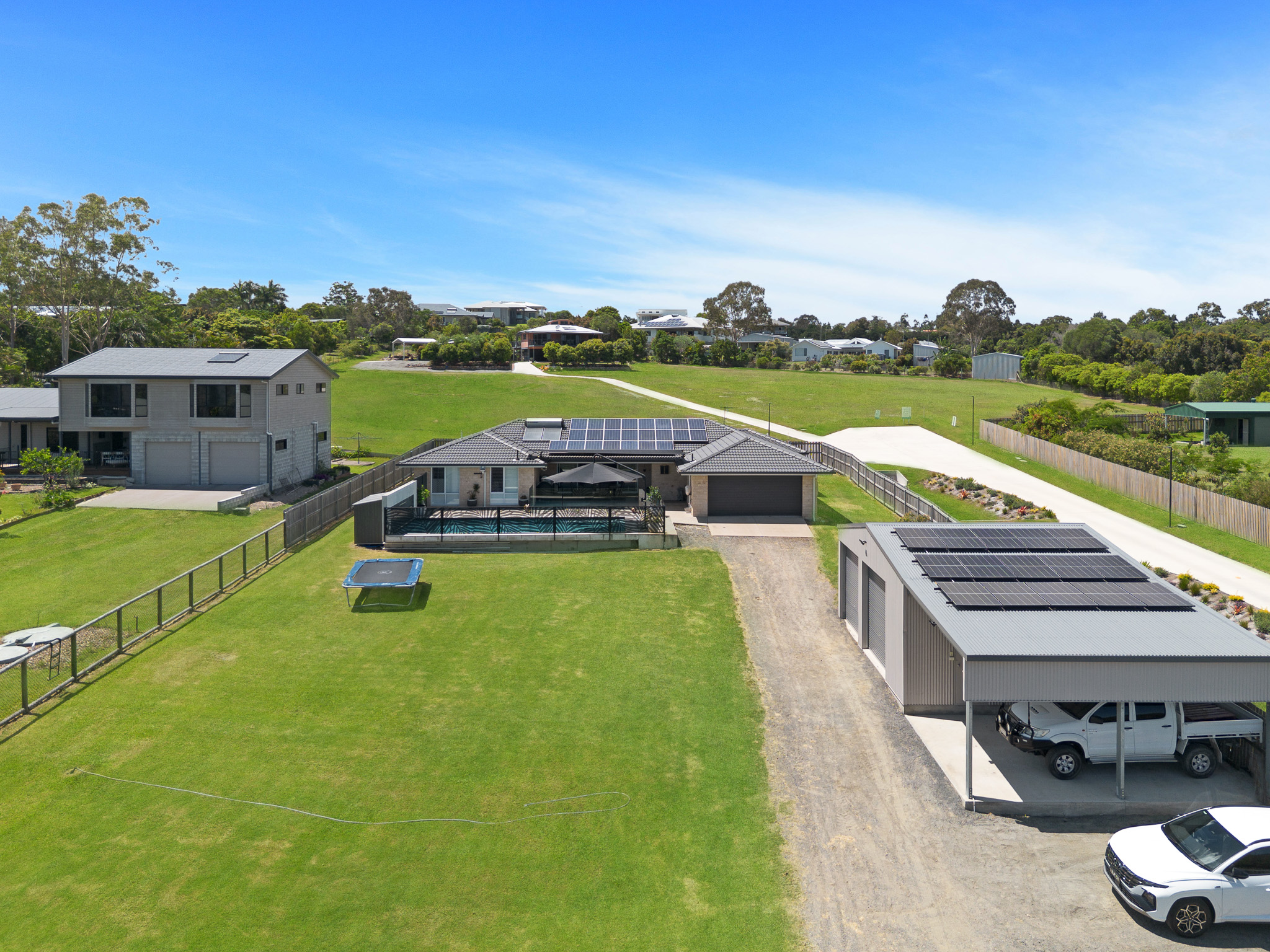 8 Pearl Drive, CRAIGNISH, QLD 4655 AUS