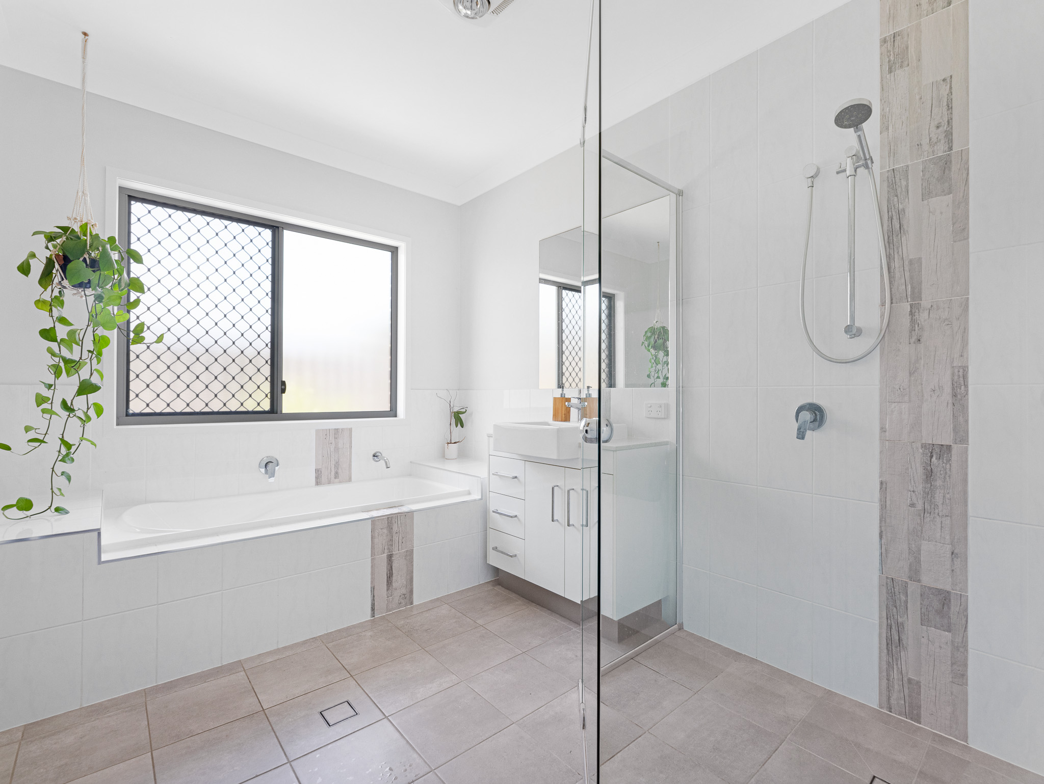 7 Regatta Court, PIALBA, QLD 4655 AUS