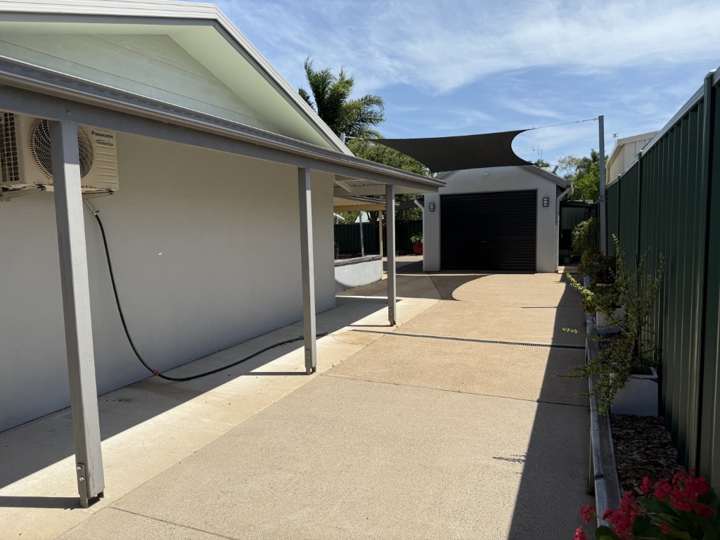 25 Turrum Street, SCARNESS, QLD 4655 AUS