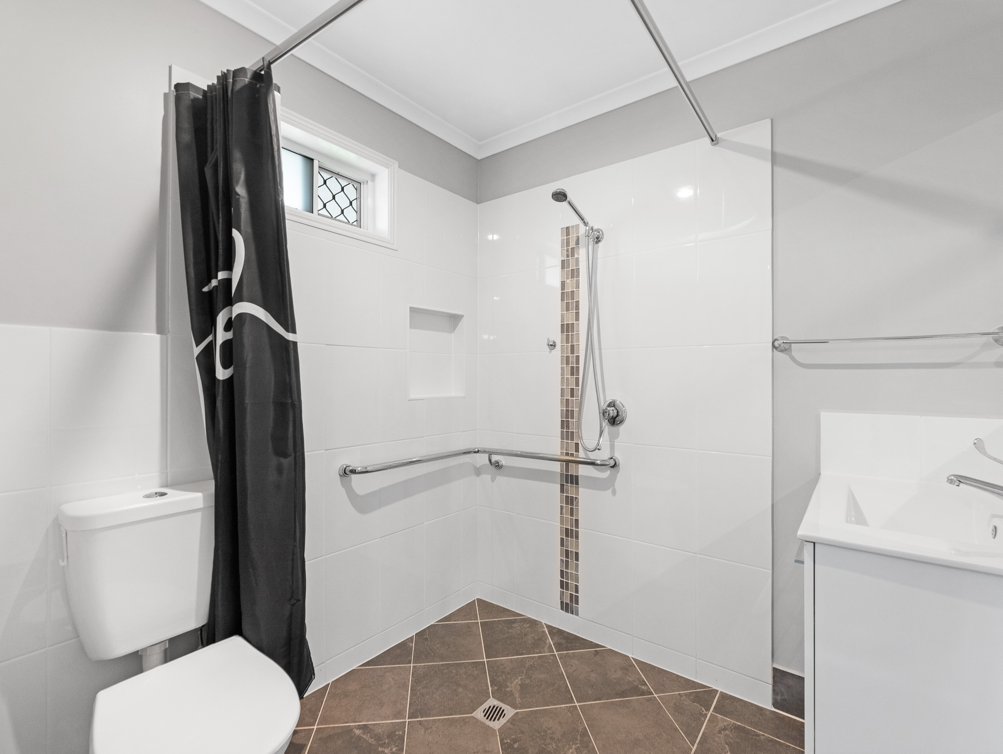 6 Dory Drive, POINT VERNON, QLD 4655 AUS