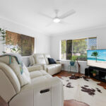 17 Campbell Street, TORQUAY, QLD 4655 AUS