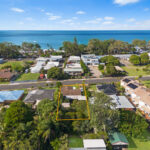 17 Campbell Street, TORQUAY, QLD 4655 AUS