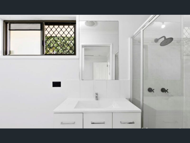 35 Limpus Street, URANGAN, QLD 4655 AUS