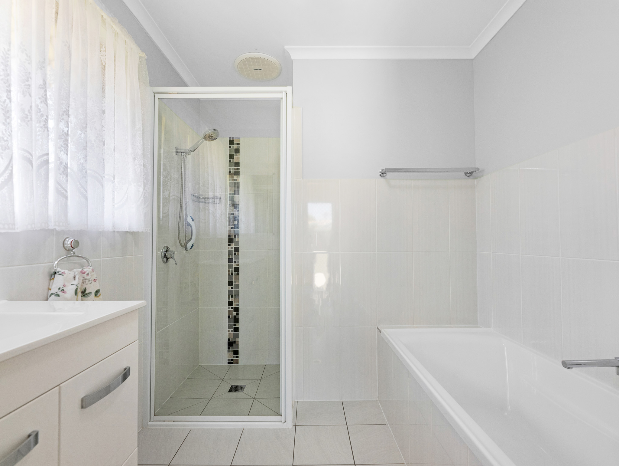 5 Maryanne Court, POINT VERNON, QLD 4655 AUS