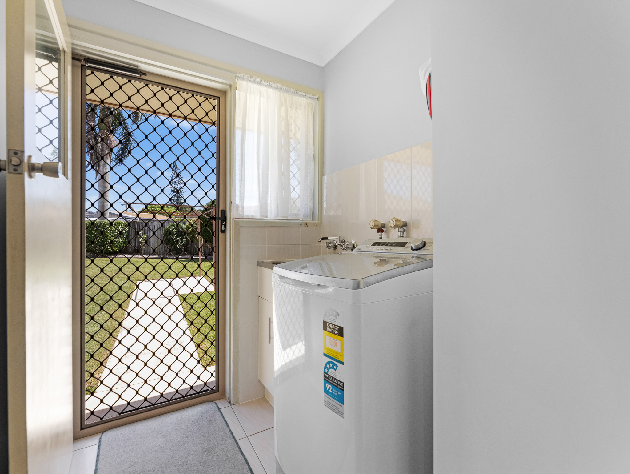 5 Maryanne Court, POINT VERNON, QLD 4655 AUS