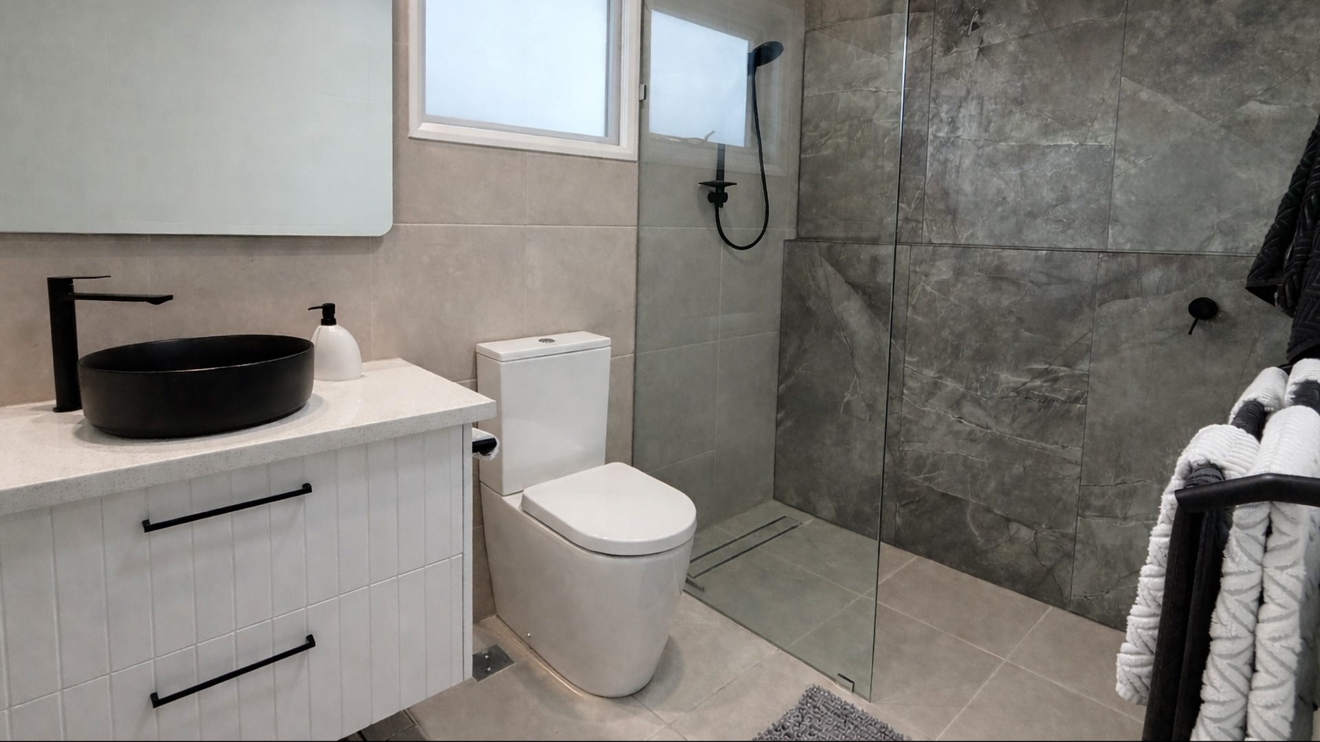 15/77 Spring Way, NIKENBAH, QLD 4655 AUS