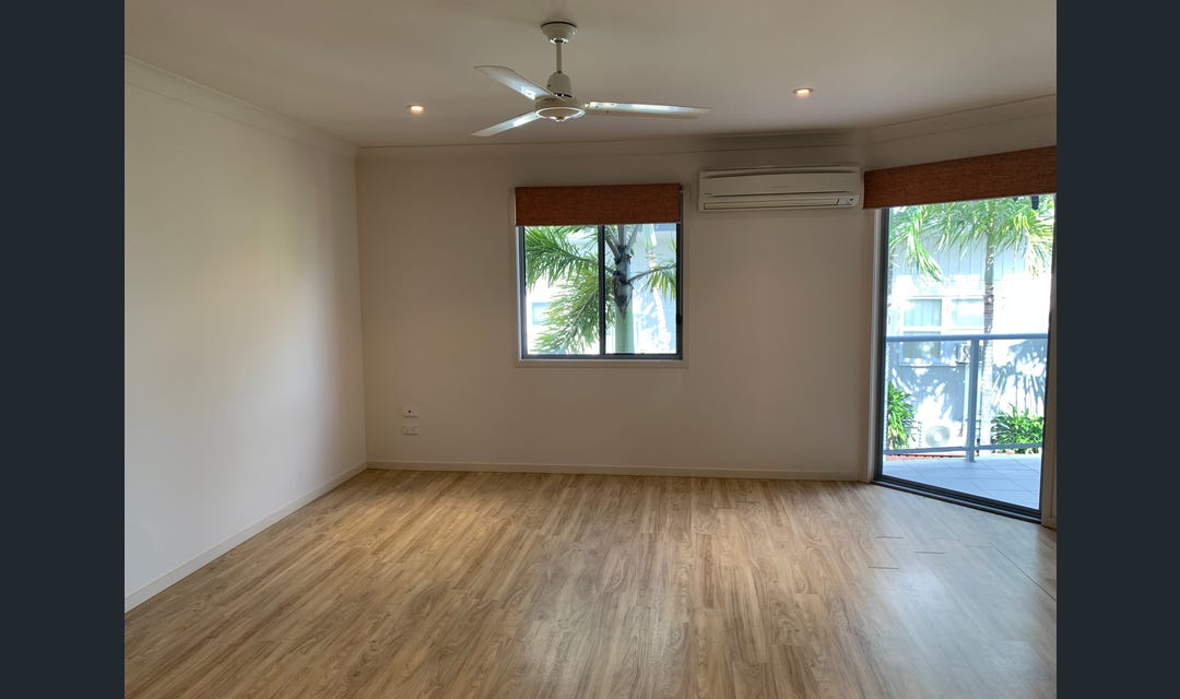 2/194 Cypress Street, URANGAN, QLD 4655 AUS