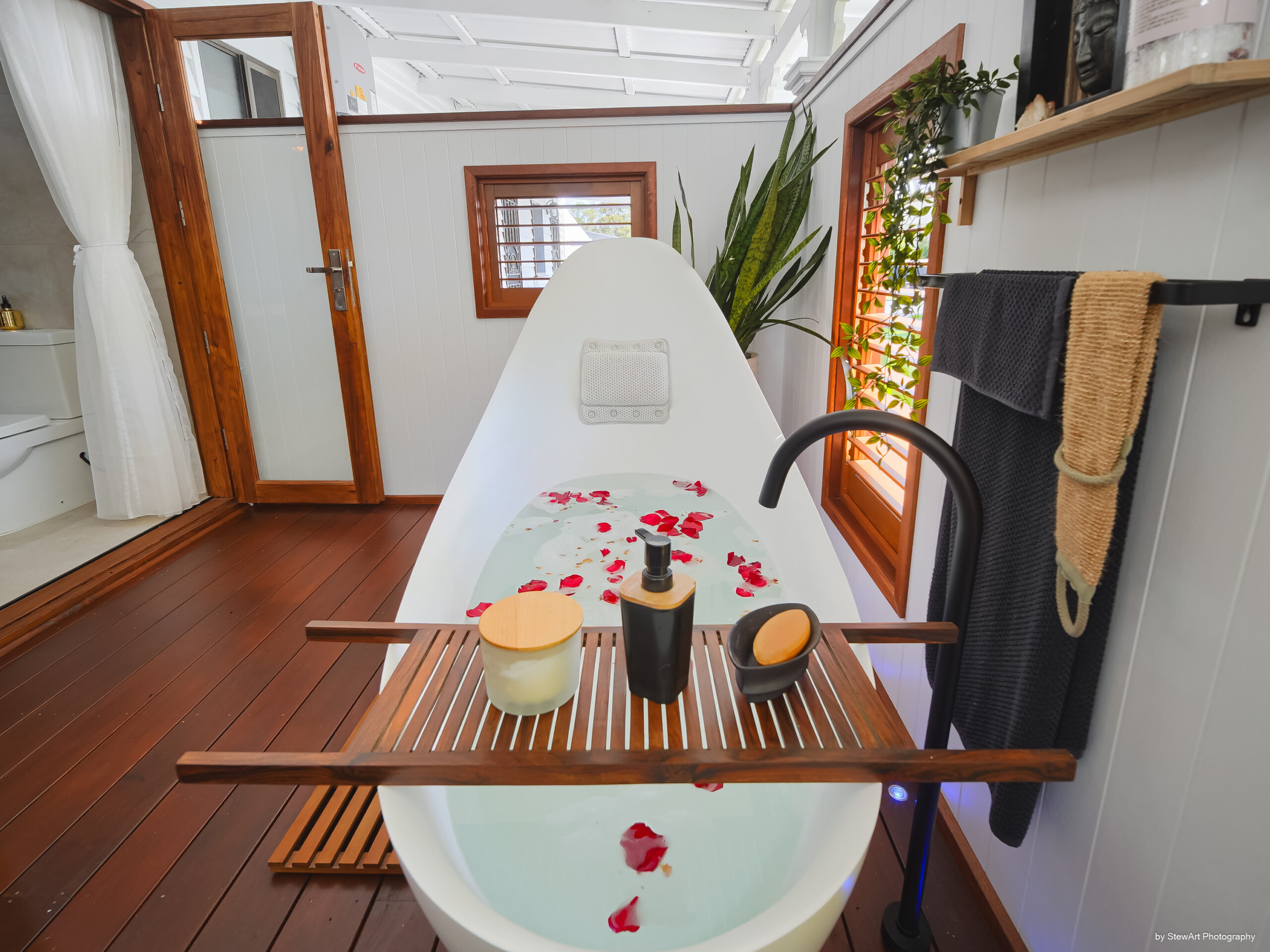 12 Burralong Drive, WONDUNNA, QLD 4655 AUS