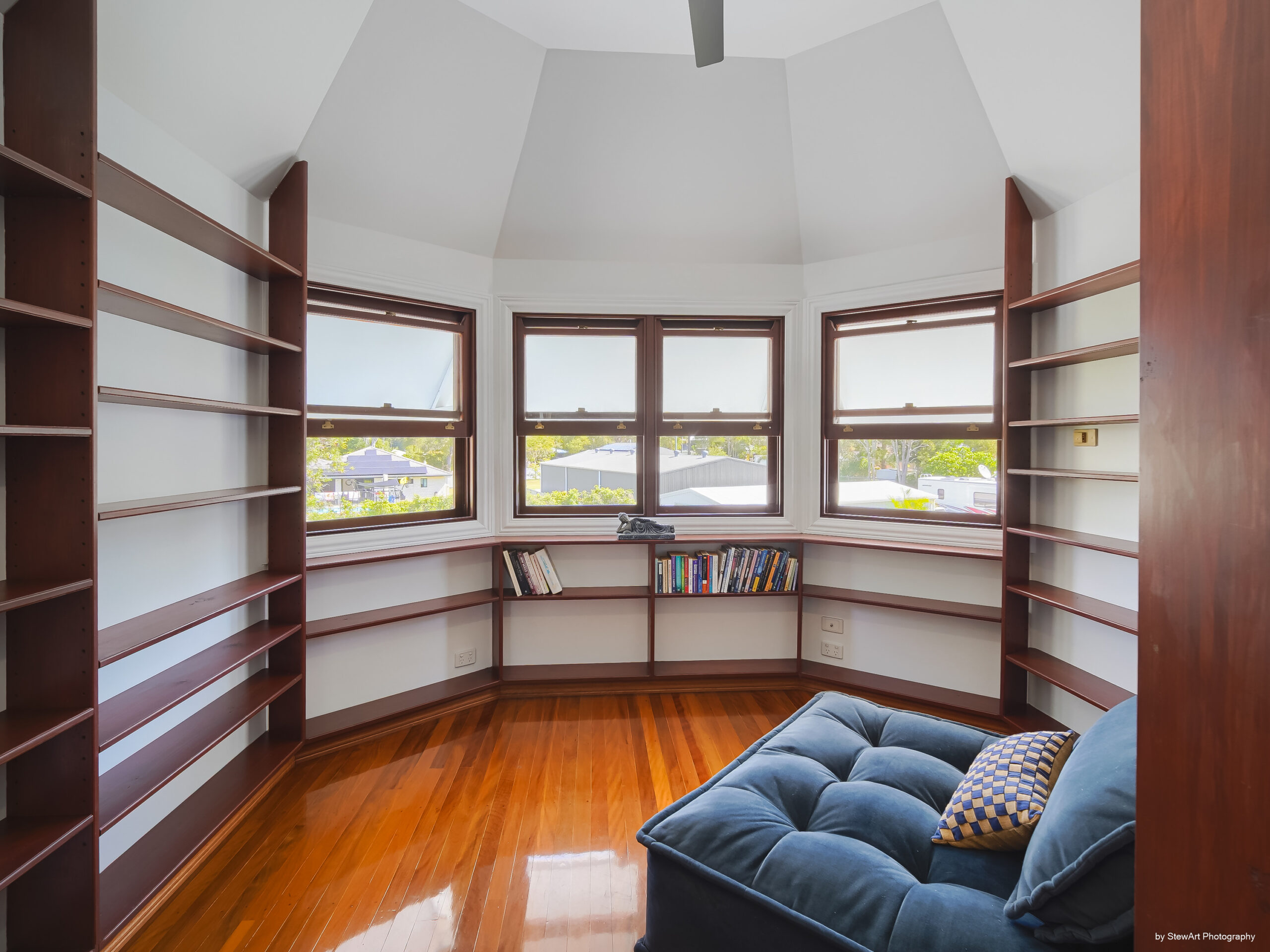 12 Burralong Drive, WONDUNNA, QLD 4655 AUS