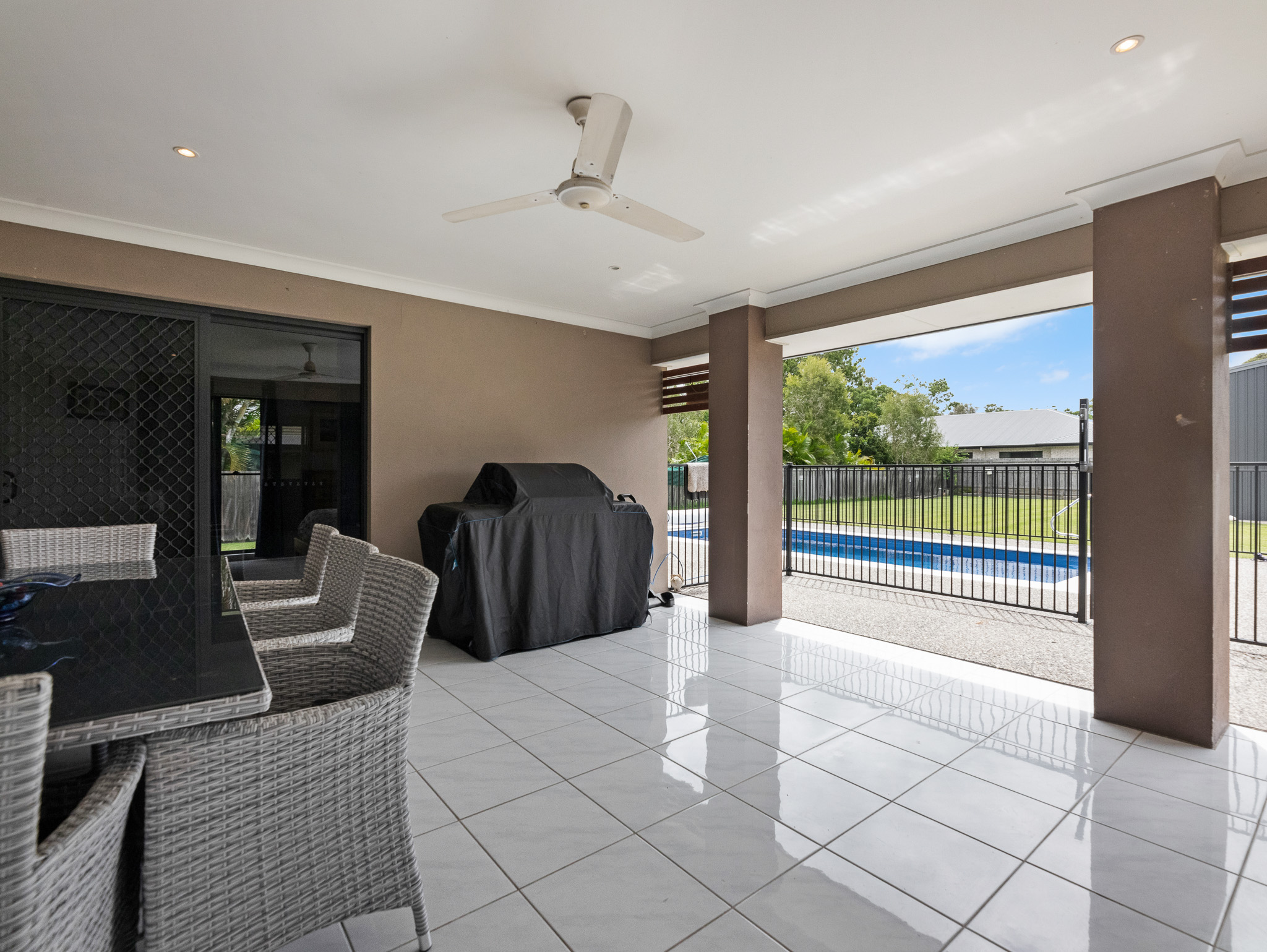 2 Walkers Road, URANGAN, QLD 4655 AUS