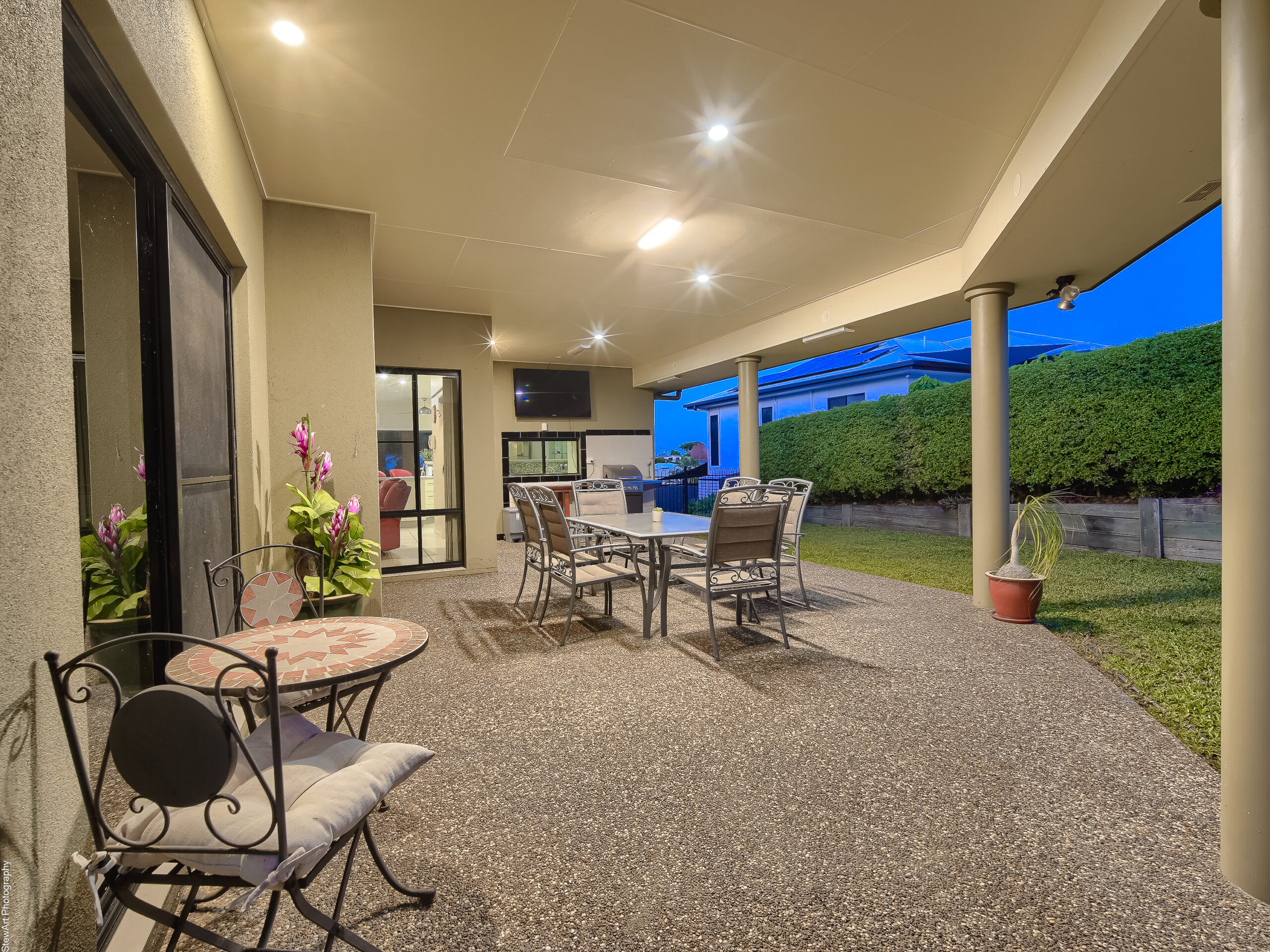 6 Pohlmann Court, SCARNESS, QLD 4655 AUS