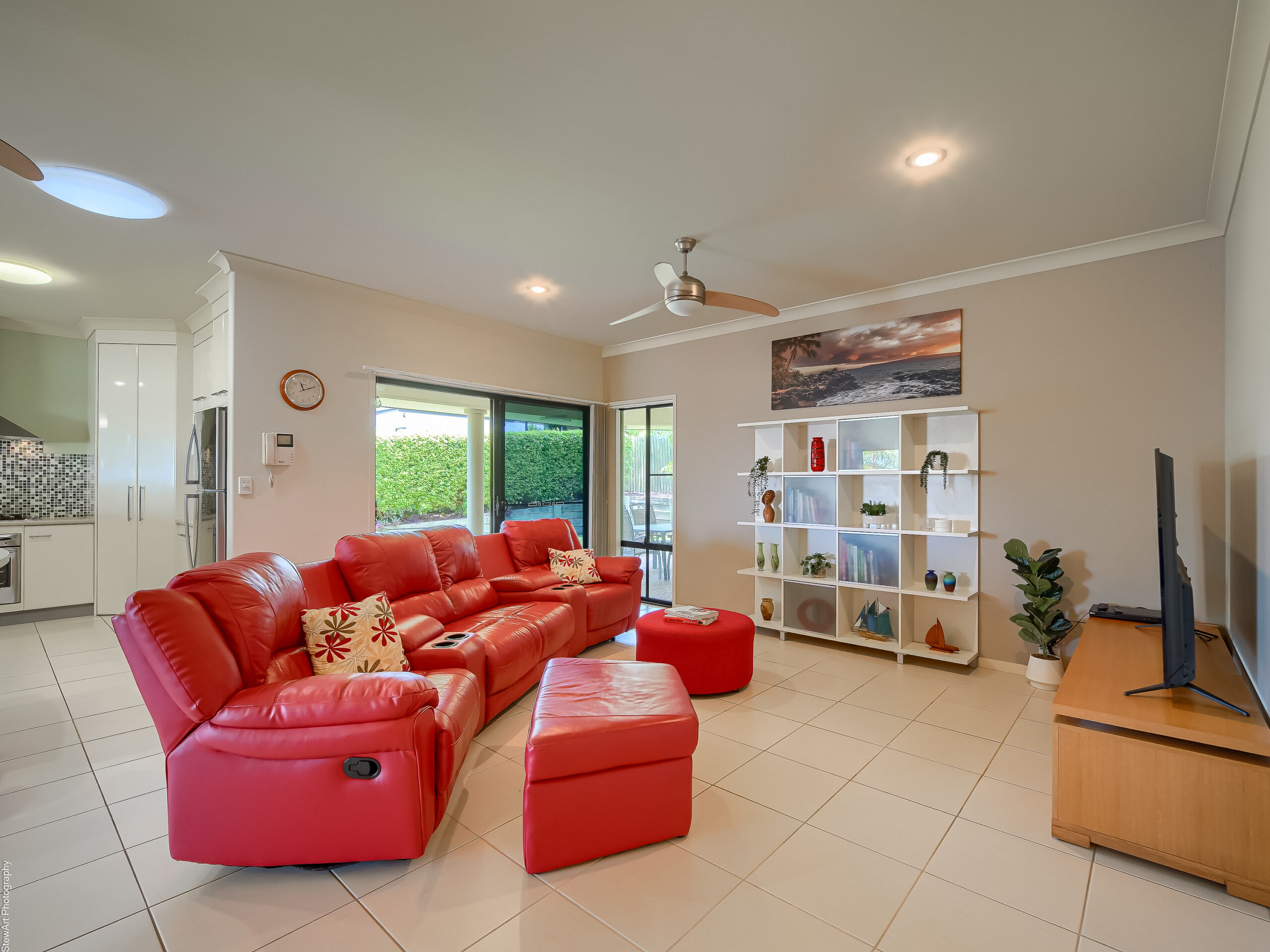 6 Pohlmann Court, SCARNESS, QLD 4655 AUS