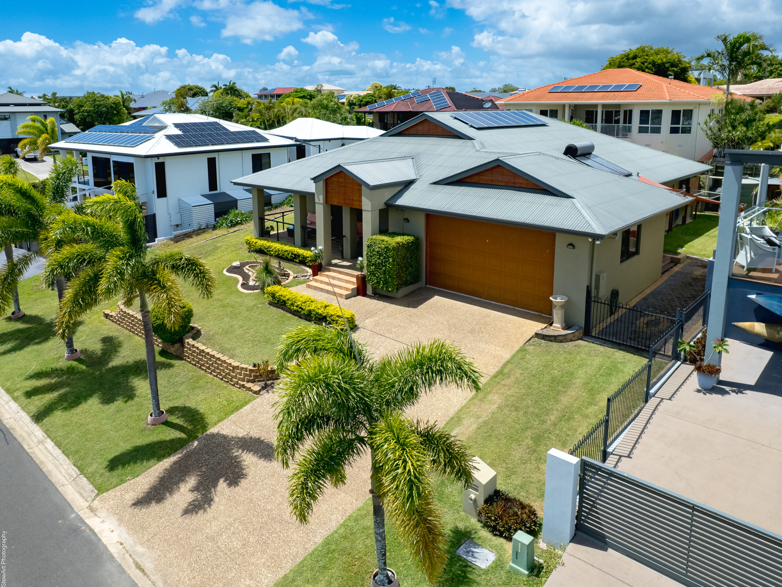 6 Pohlmann Court, SCARNESS, QLD 4655 AUS