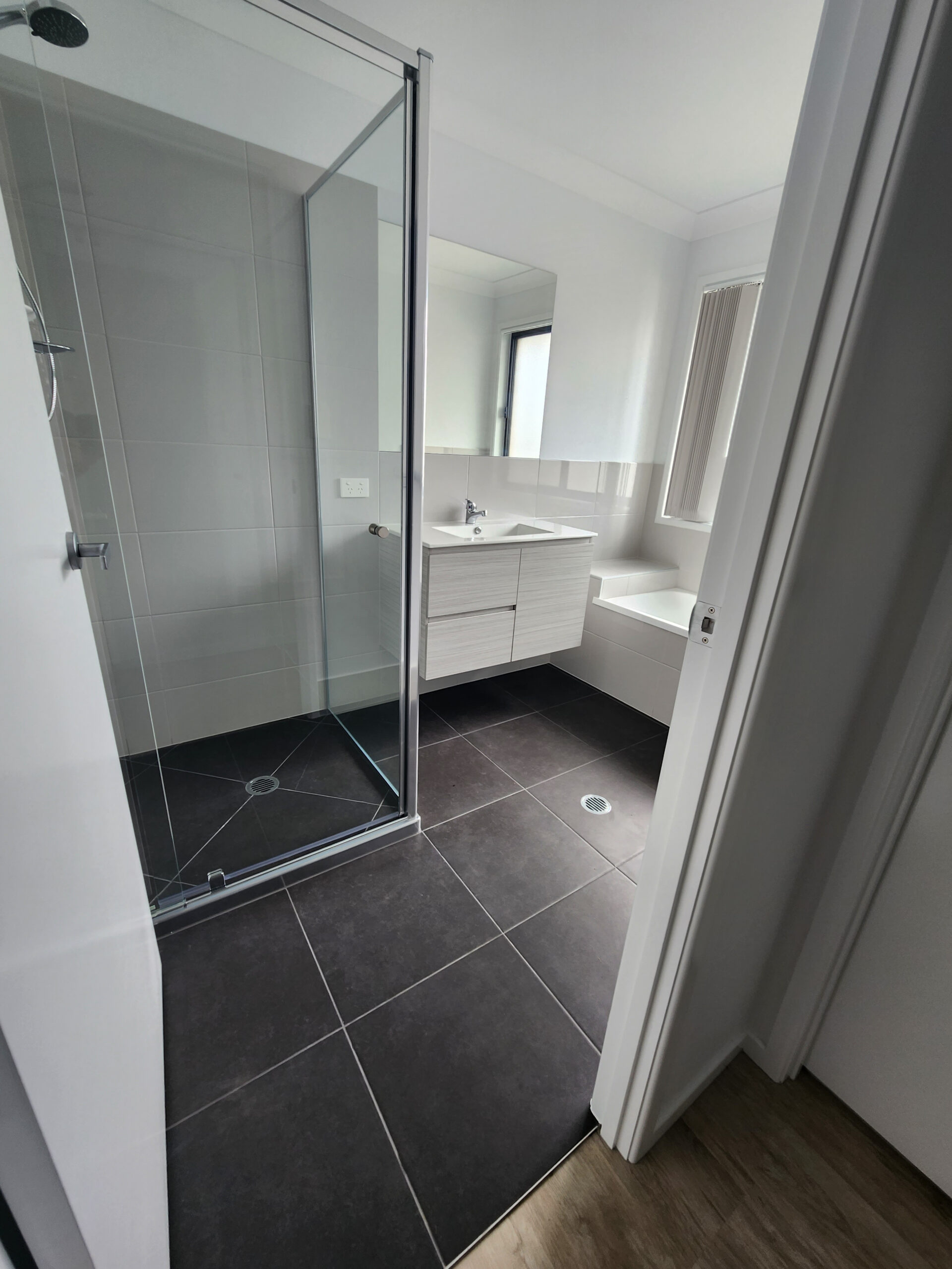 11 Yaringa Avenue, PIALBA, QLD 4655 AUS