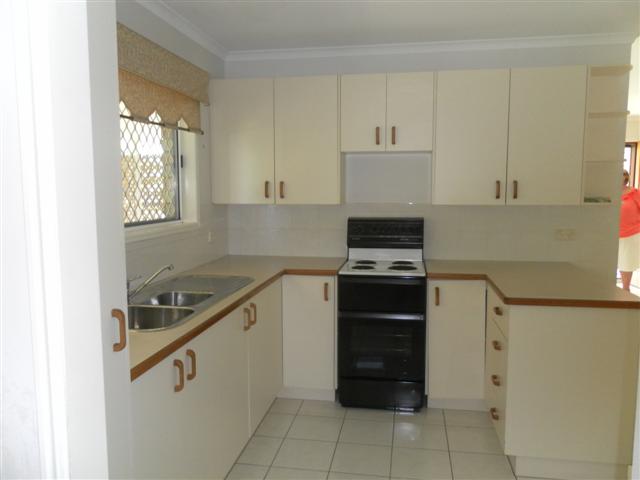 35 Fraser Street, TORQUAY, QLD 4655 AUS