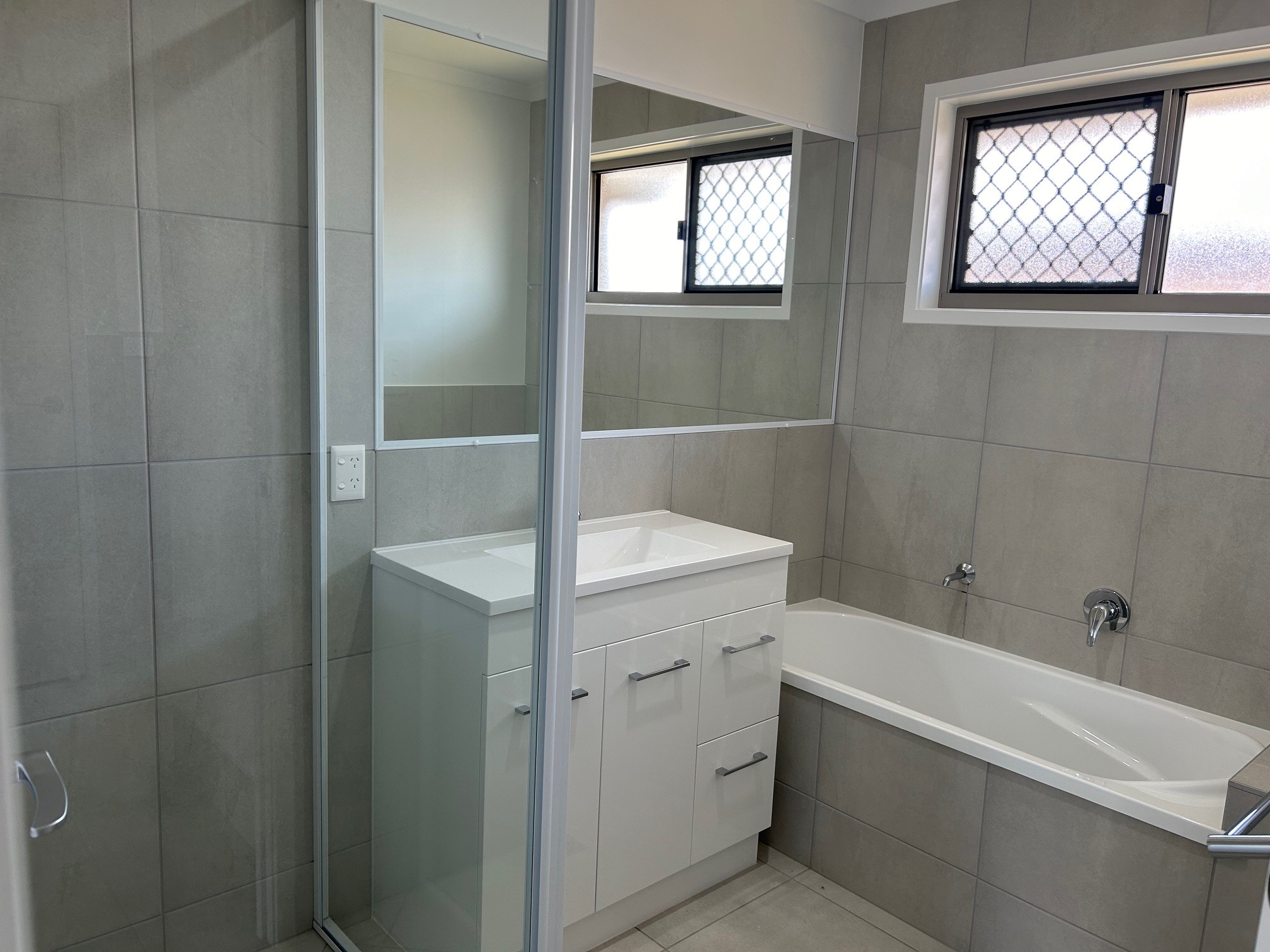 5 Lady Elliot Crescent, ELI WATERS, QLD 4655 AUS