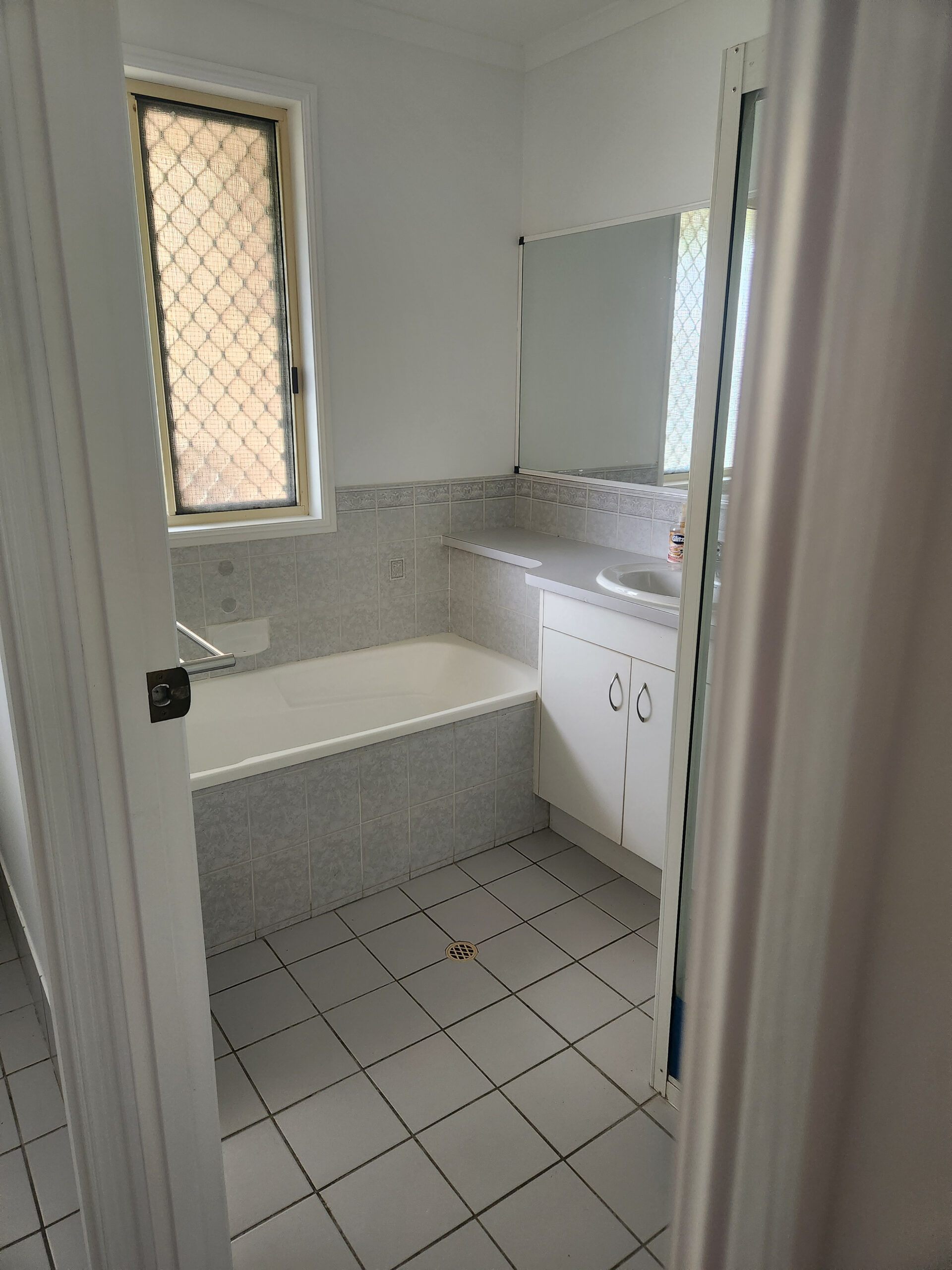 10 Twolyn Street, URANGAN, QLD 4655 AUS