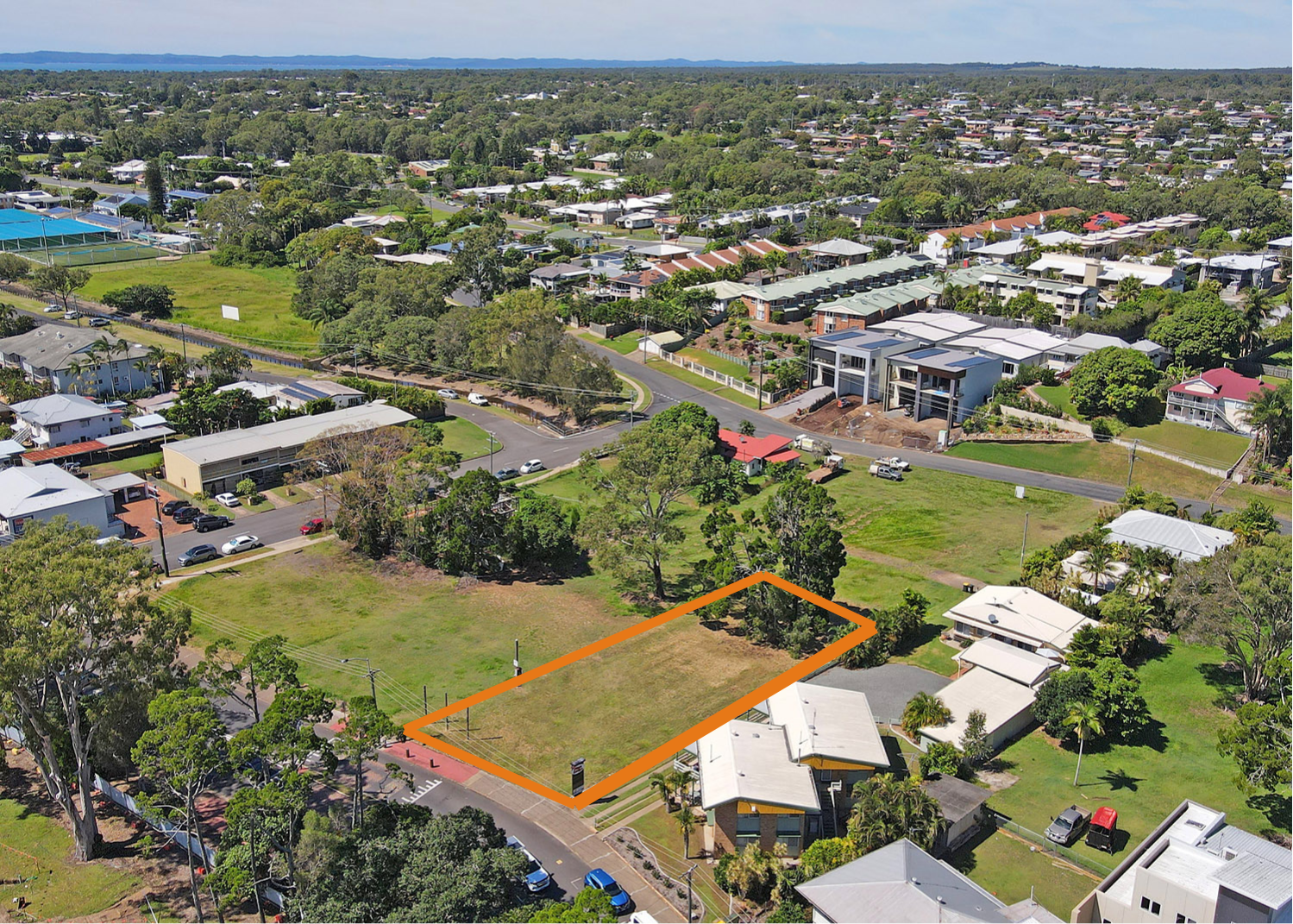 360 Esplanade, SCARNESS, QLD 4655 AUS