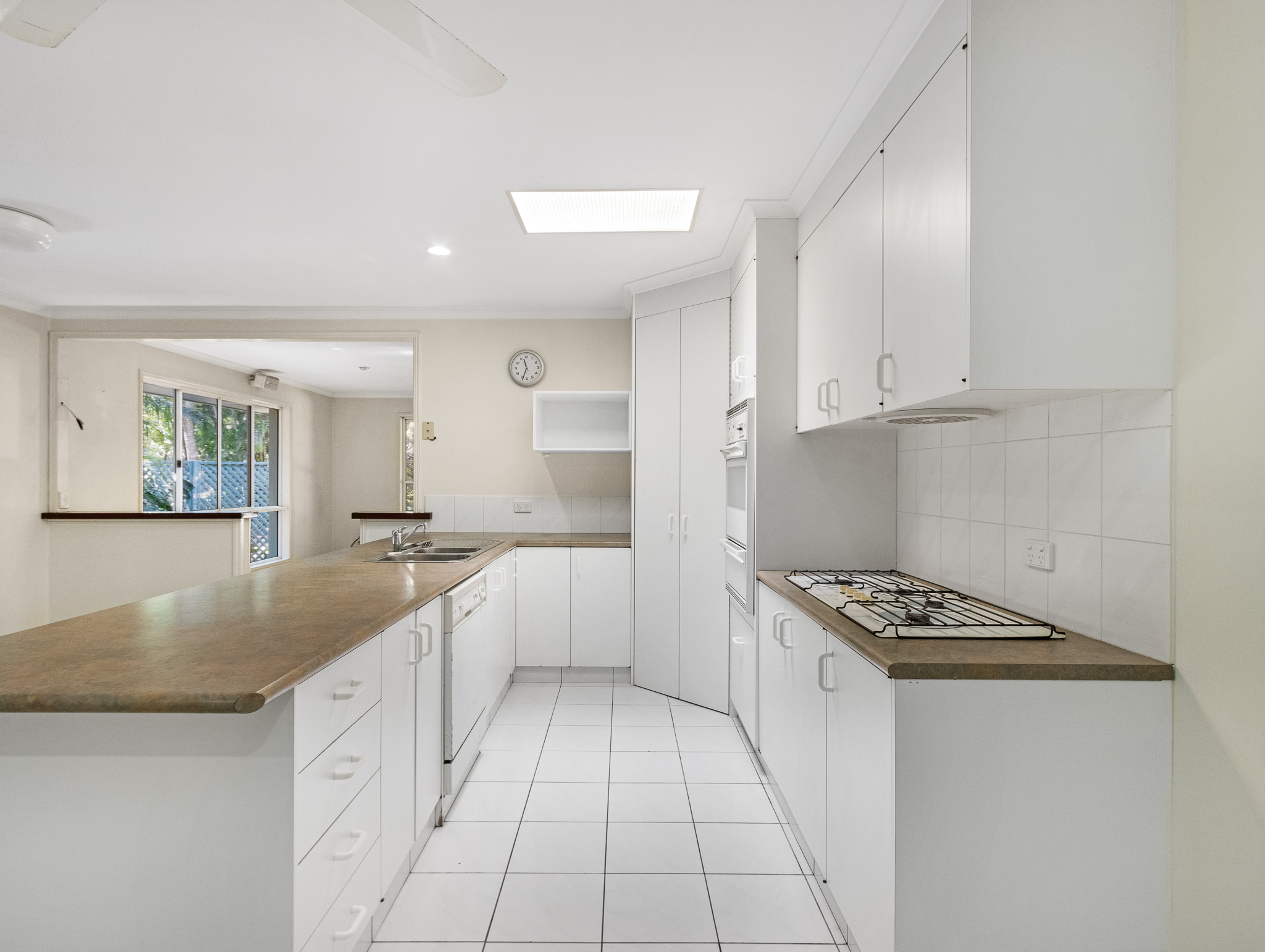 4 Palmwood Drive, DUNDOWRAN BEACH, QLD 4655 AUS