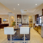 189 Esplanade, POINT VERNON, QLD 4655 AUS