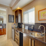 189 Esplanade, POINT VERNON, QLD 4655 AUS