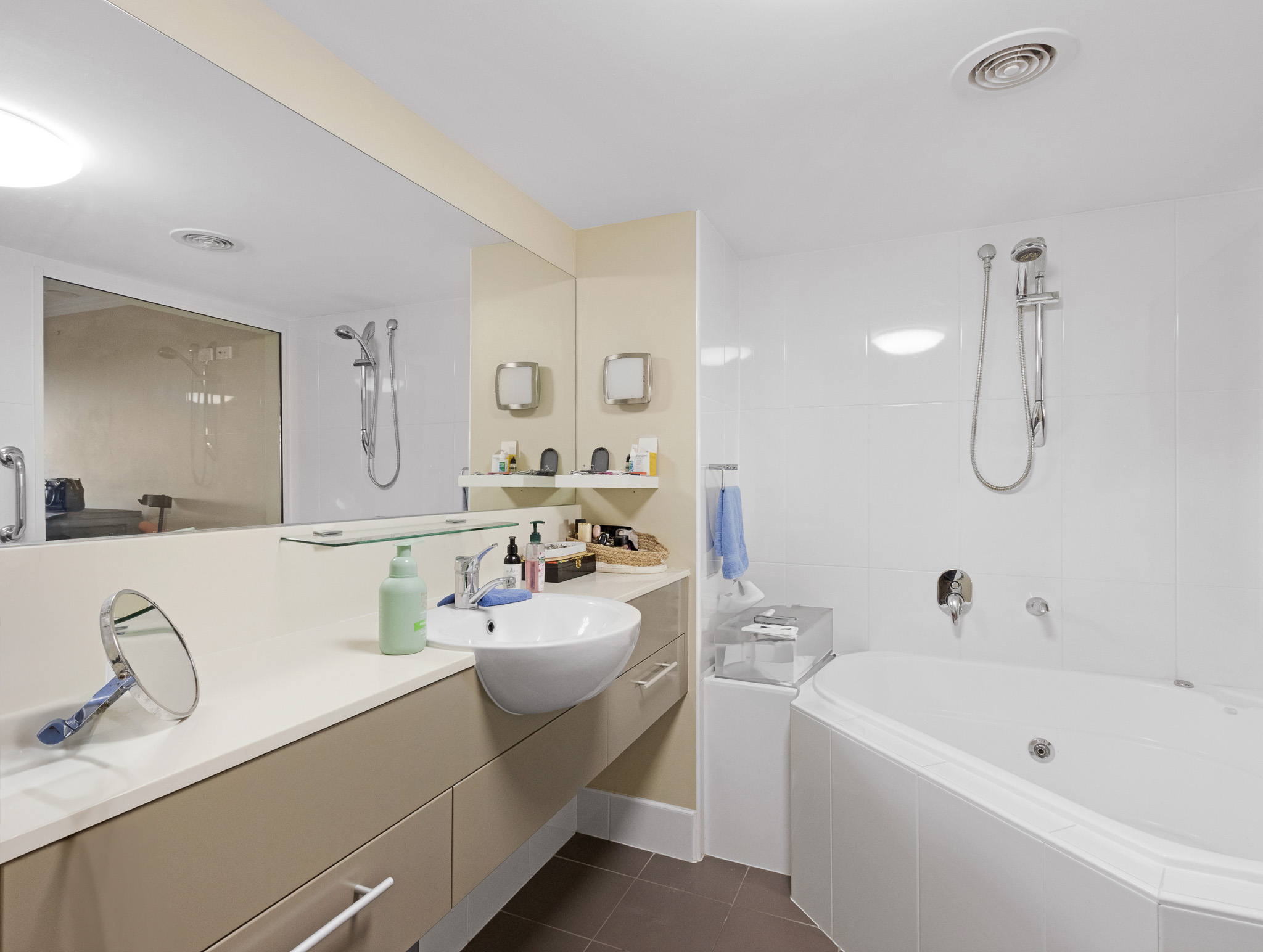 321/569 Esplanade, URANGAN, QLD 4655 AUS