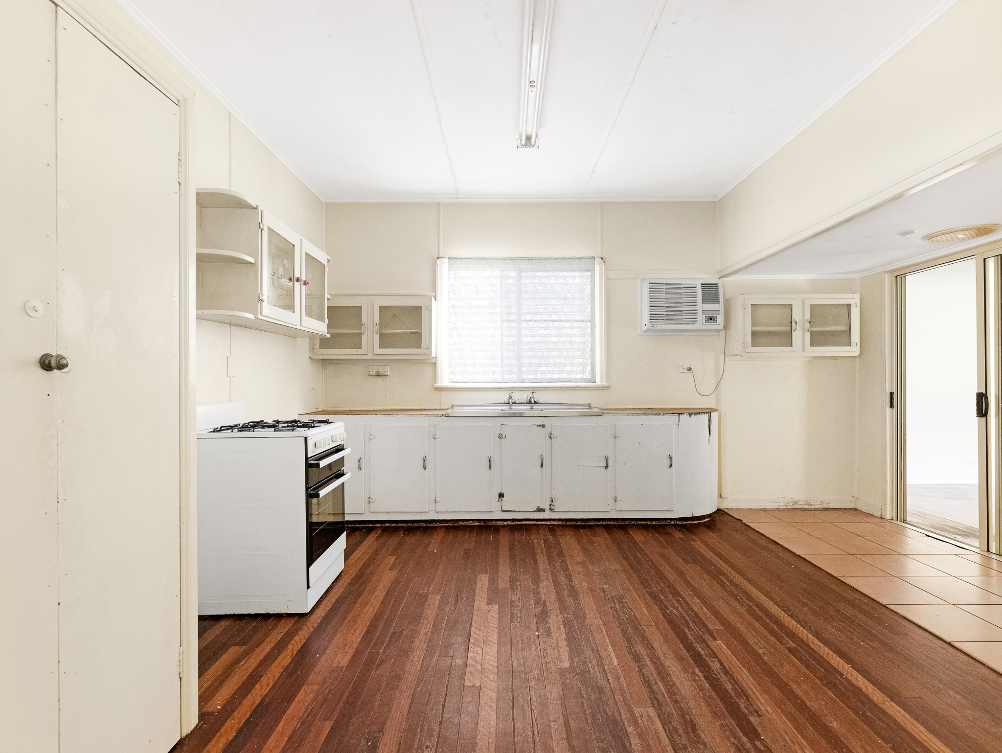 64 King Street, URANGAN, QLD 4655 AUS