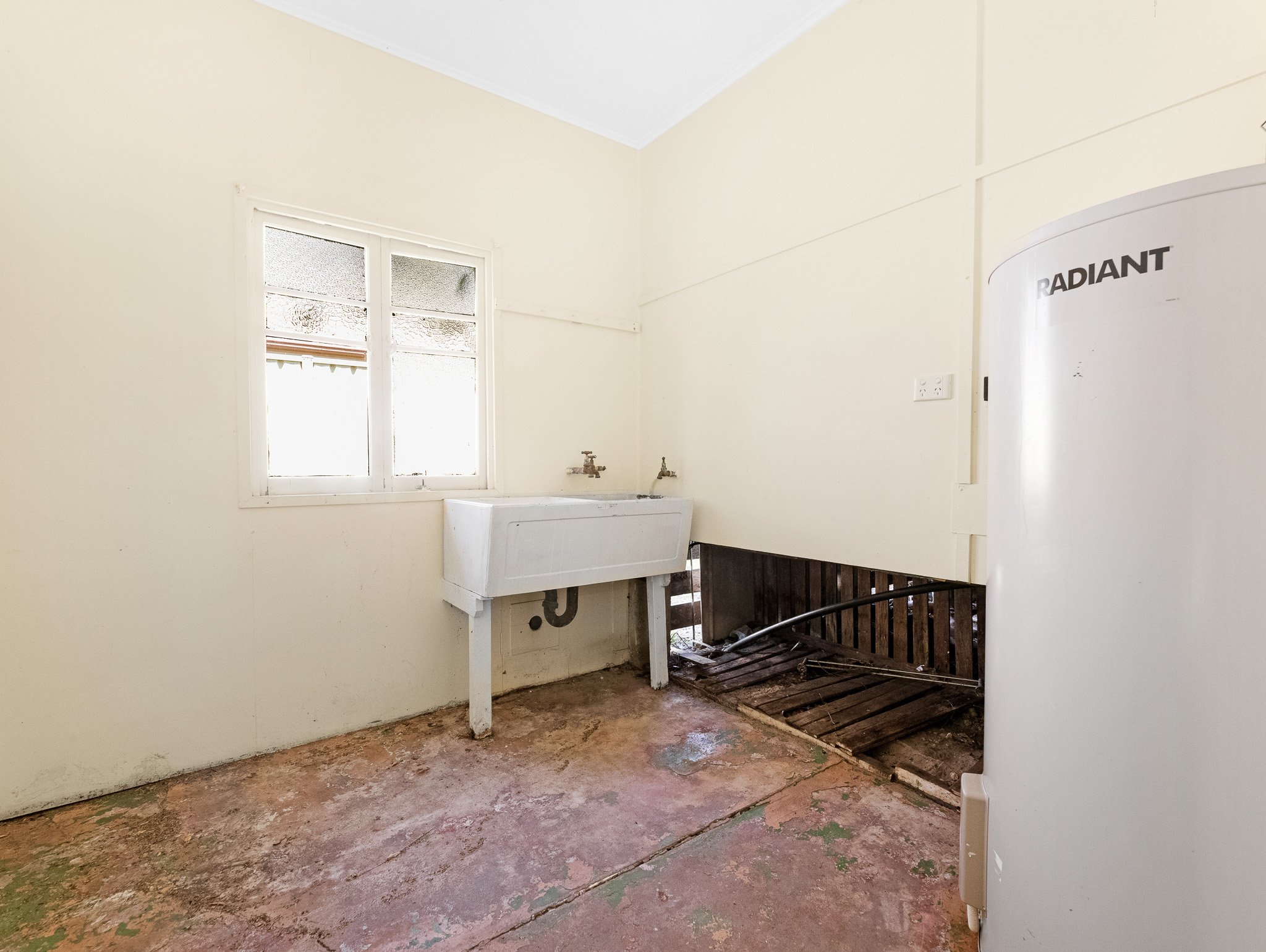 64 King Street, URANGAN, QLD 4655 AUS