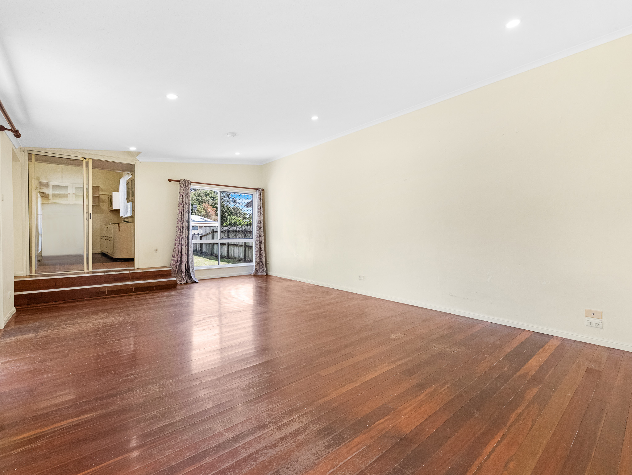 64 King Street, URANGAN, QLD 4655 AUS