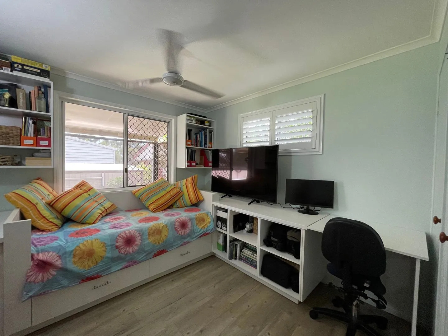 64 Helsham Street, POINT VERNON, QLD 4655 AUS