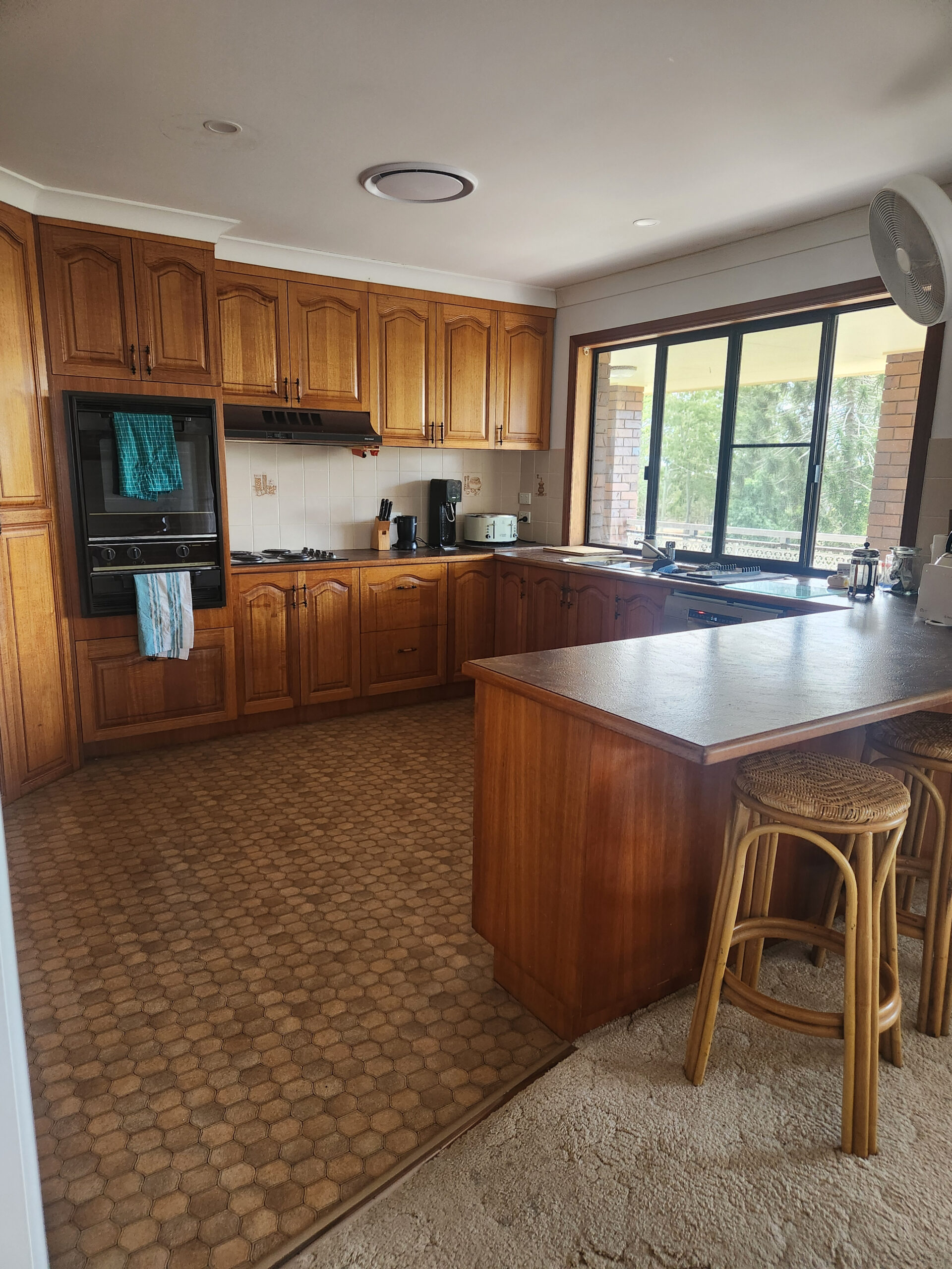 16 Mant Street, POINT VERNON, QLD 4655 AUS