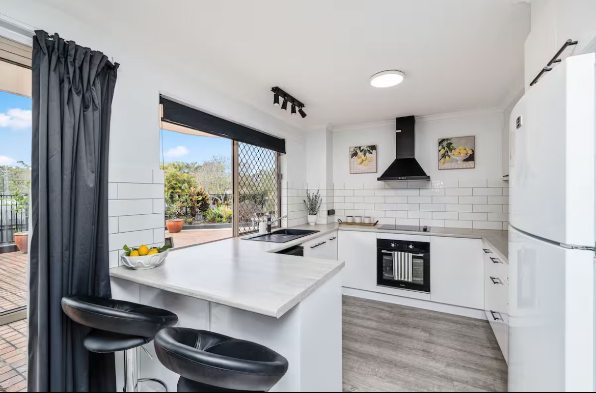 4/383 Esplanade, TORQUAY, QLD 4655 AUS