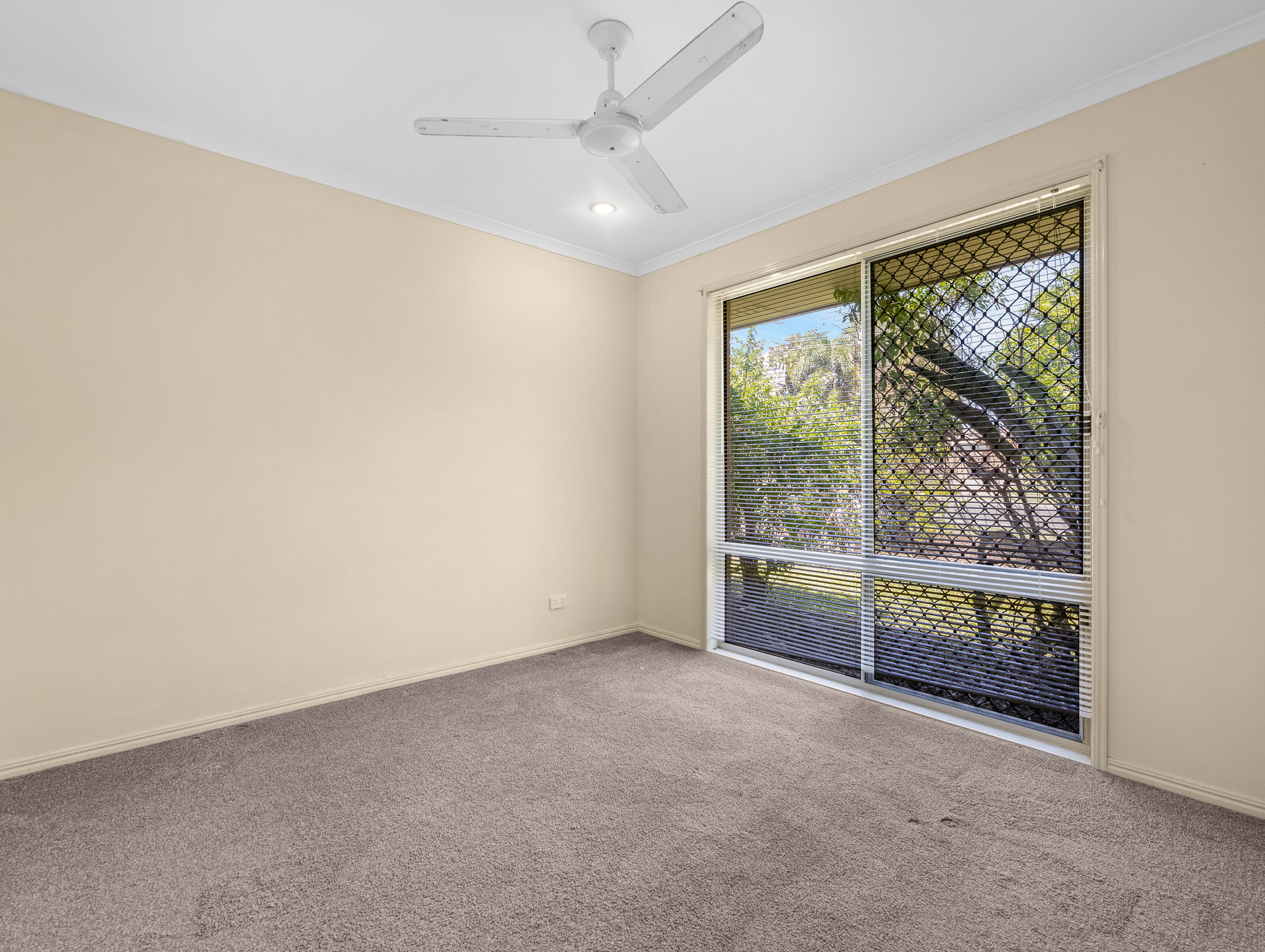 93-95 Nissen St, URRAWEEN, QLD 4655 AUS