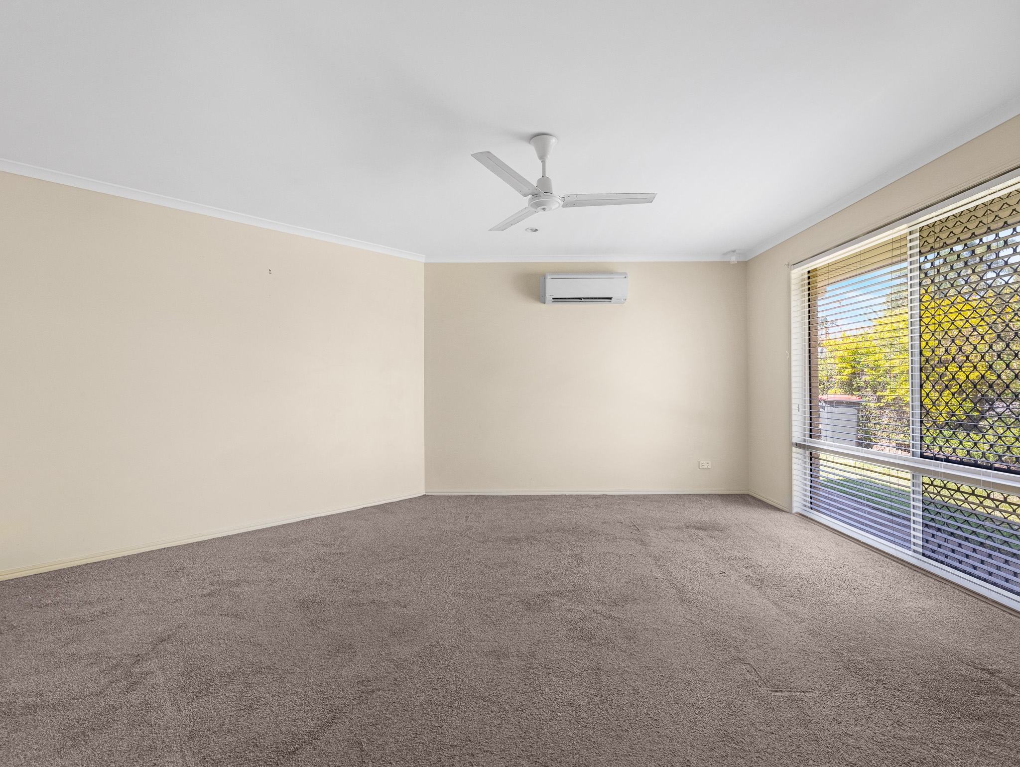93-95 Nissen St, URRAWEEN, QLD 4655 AUS