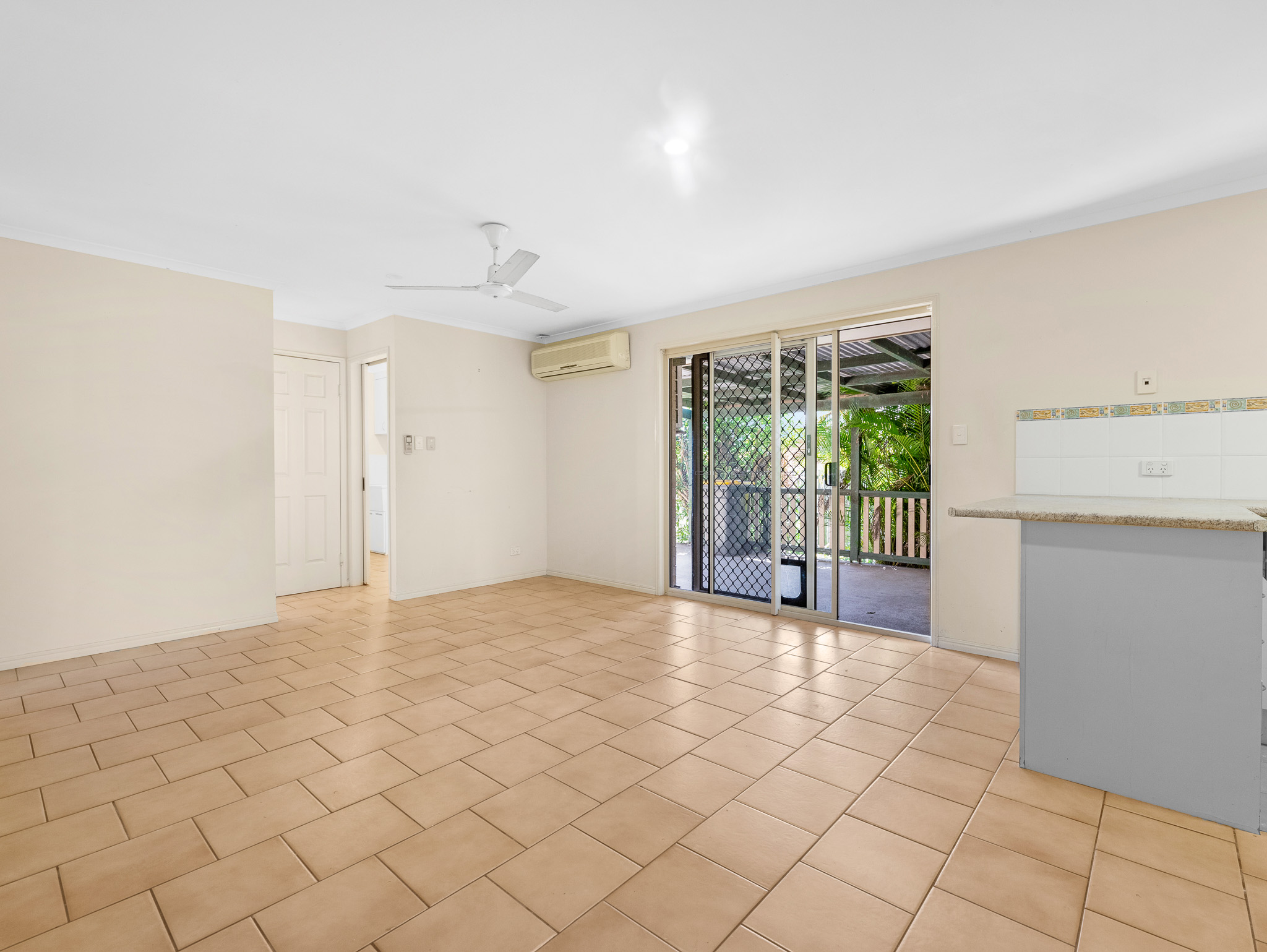 93-95 Nissen St, URRAWEEN, QLD 4655 AUS